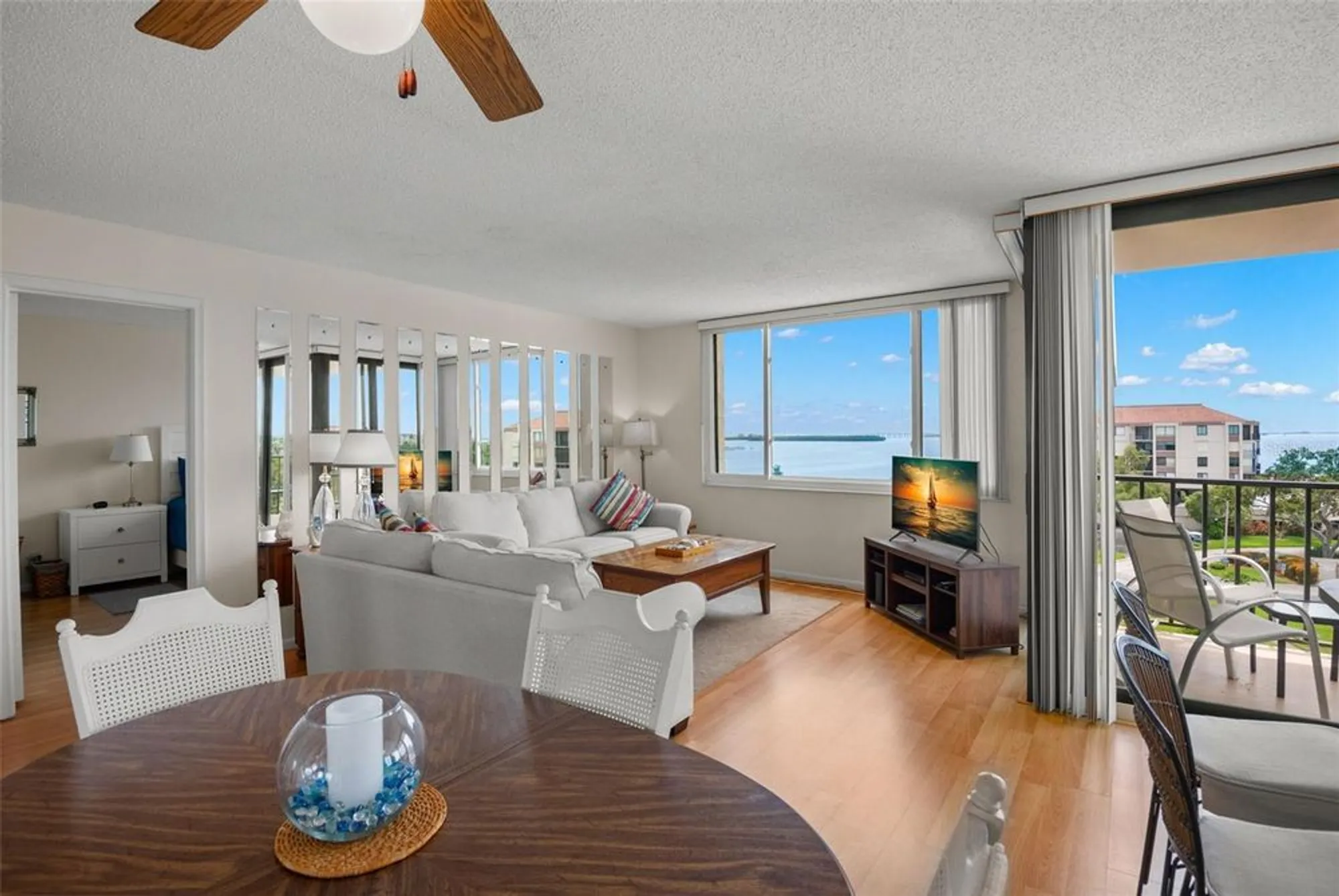 Property Slideshow image 9 of 43 | 6219 palma del mar blvd s apt 606, Saint Petersburg, FL, 33715