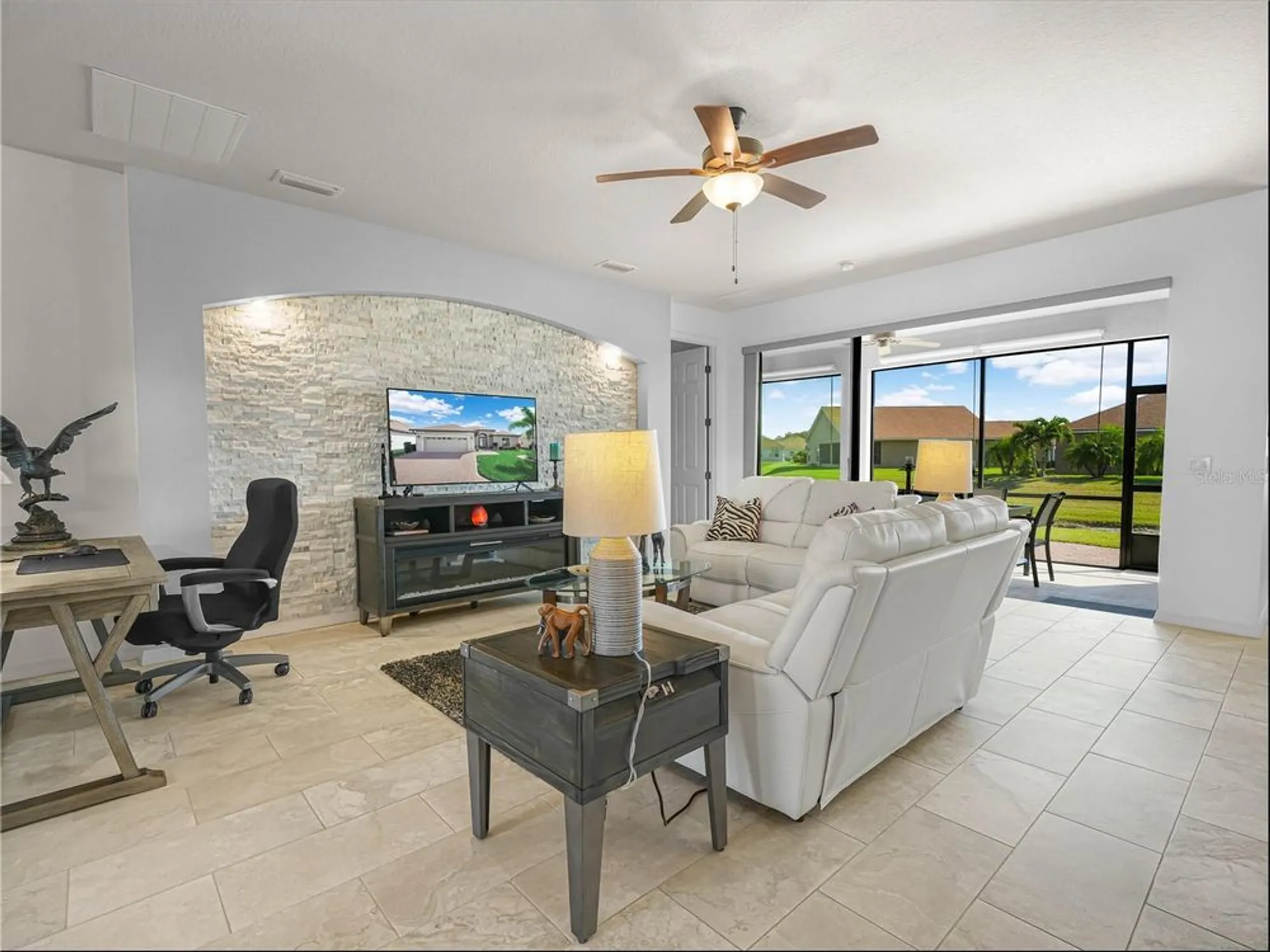 Property Slideshow image 10 of 68 | 1069 sawgrass dr, Winter Haven, FL, 33884