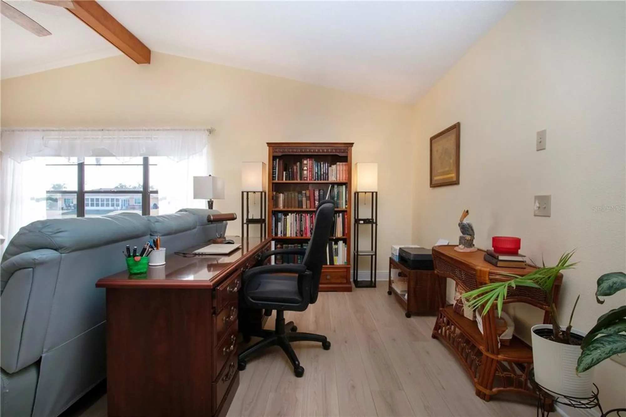 Property Slideshow image 34 of 69 | 2016 east view dr, Sun City Center, FL, 33573