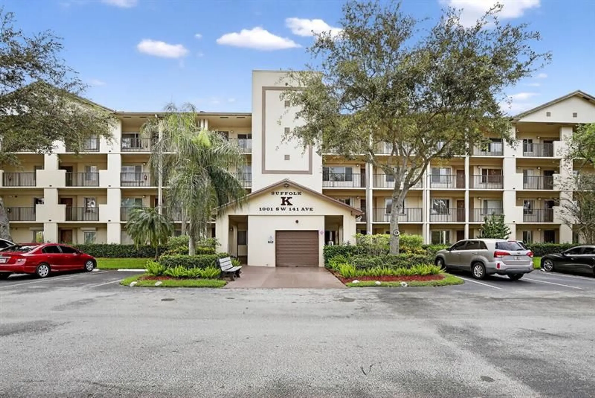 Property Slideshow image 8 of 70 | 1001 sw 141st ave, Pembroke Pines, FL, 33027