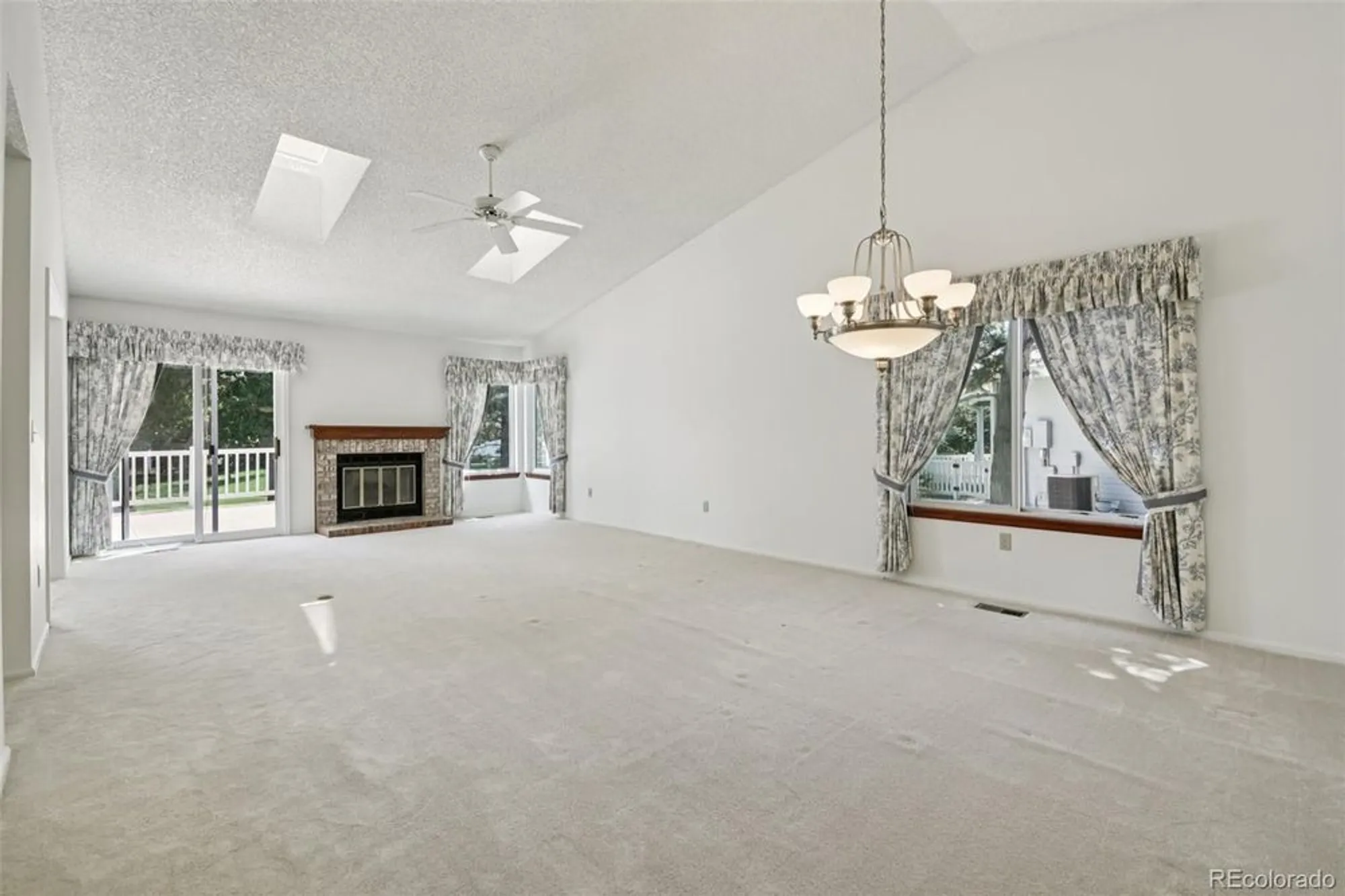 Property Slideshow image 9 of 47 | 6 abernathy ct, Highlands Ranch, CO, 80130