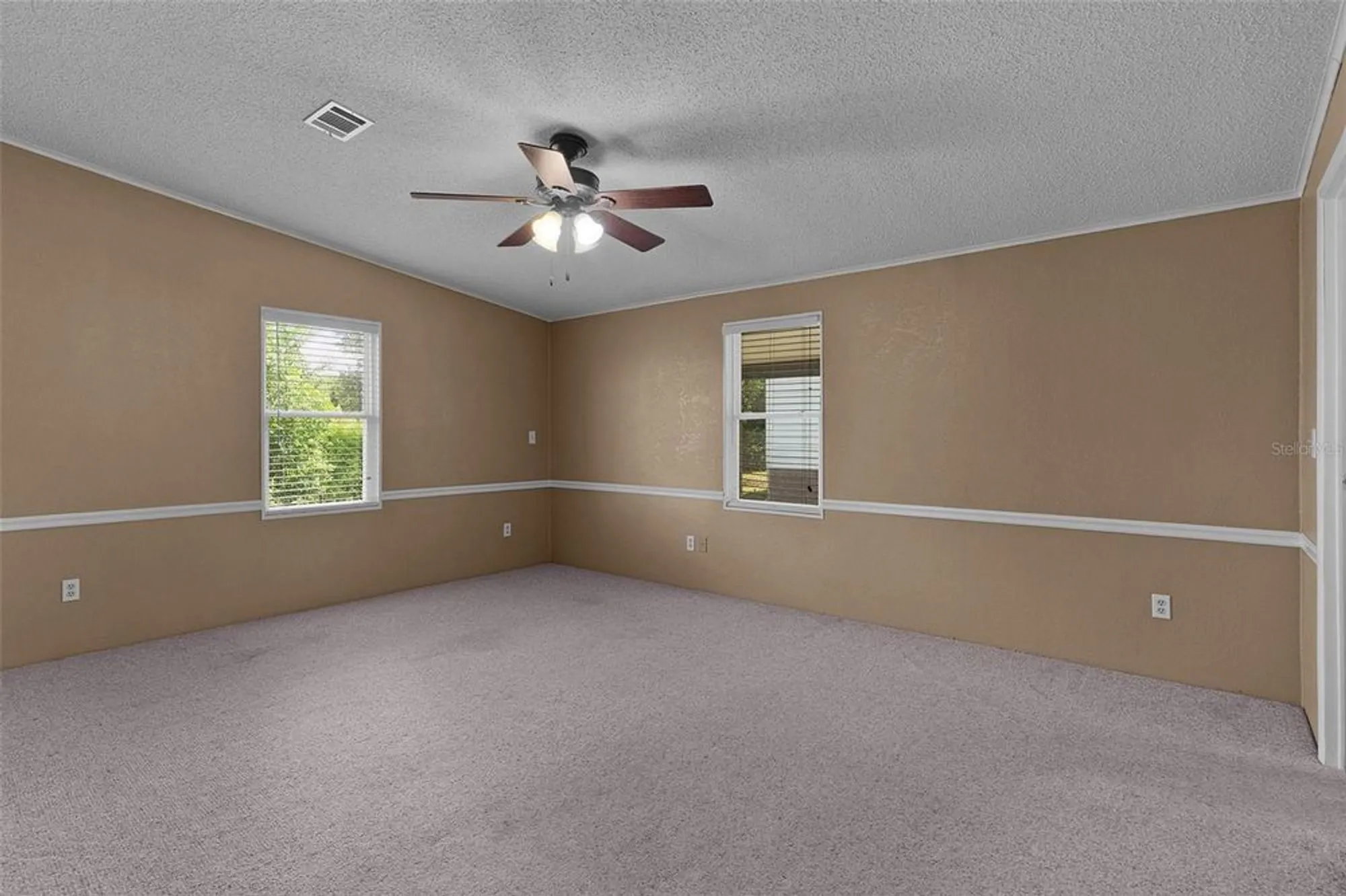 Property Slideshow image 18 of 46 | 817 hibiscus dr, The Villages, FL, 32159