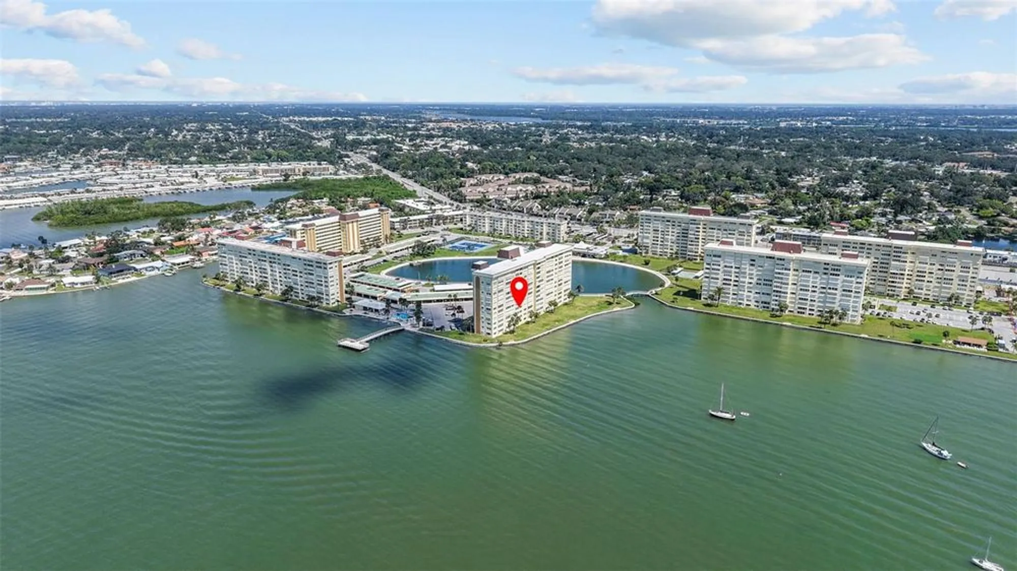 Property Slideshow image 4 of 40 | 4775 cove cir apt 407, Saint Petersburg, FL, 33708