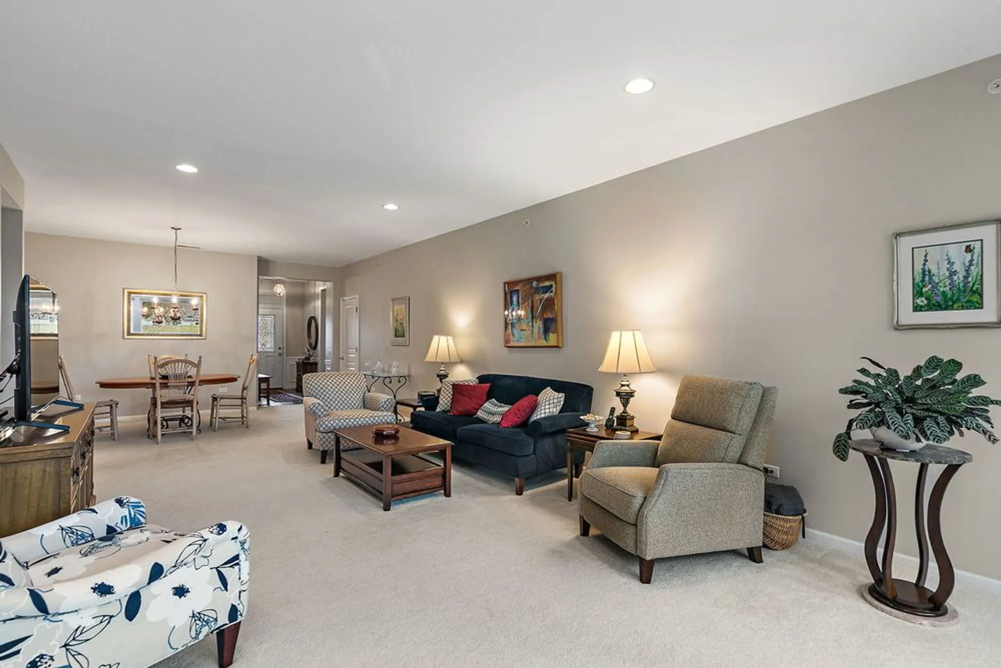 Property Slideshow image 6 of 24 | 13515 ivy dr, Huntley, IL, 60142