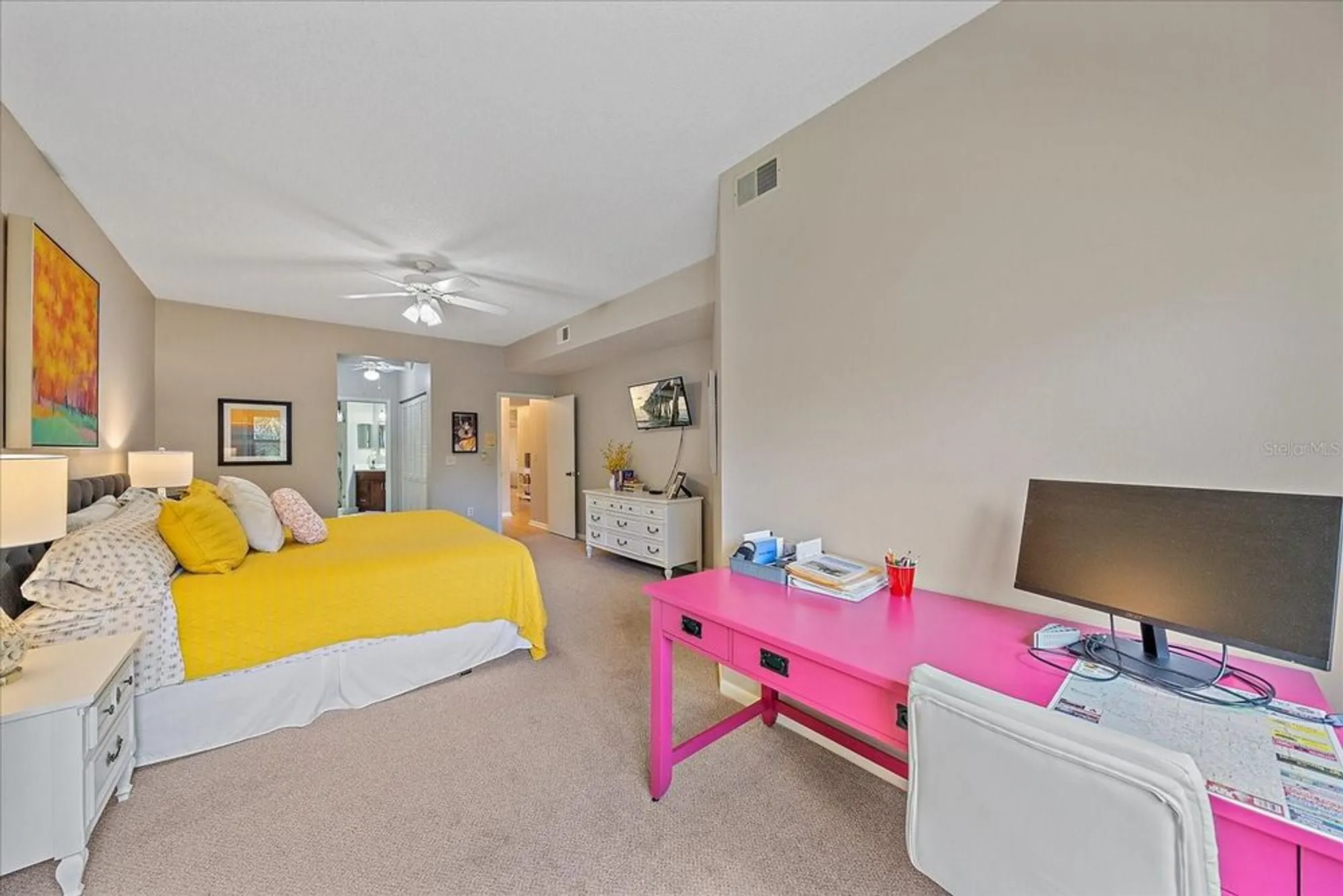 Property Slideshow image 19 of 39 | 1612 starling dr # 101, Sarasota, FL, 34231