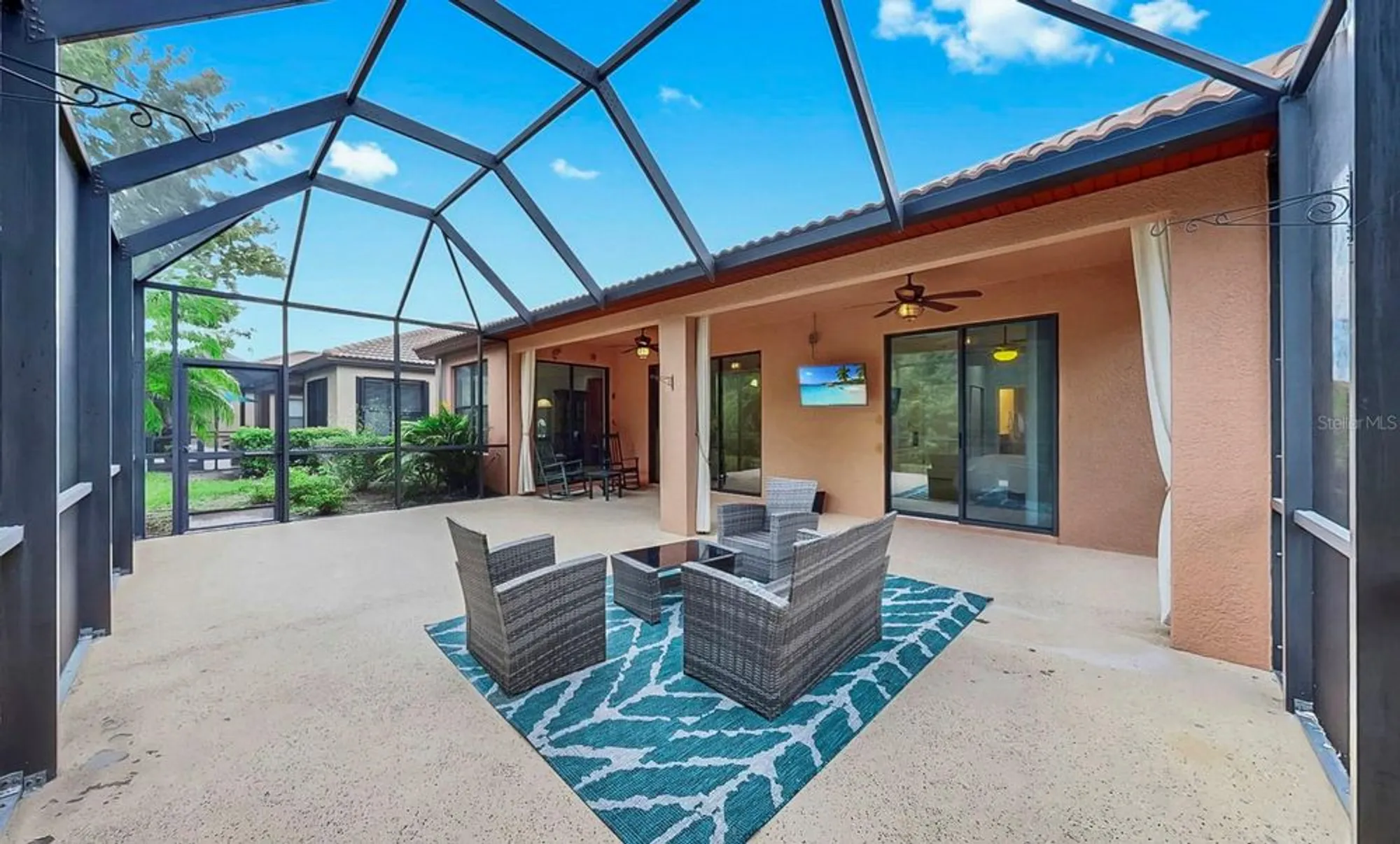 Property Slideshow image 14 of 33 | 349 laurel falls dr, Apollo Beach, FL, 33572