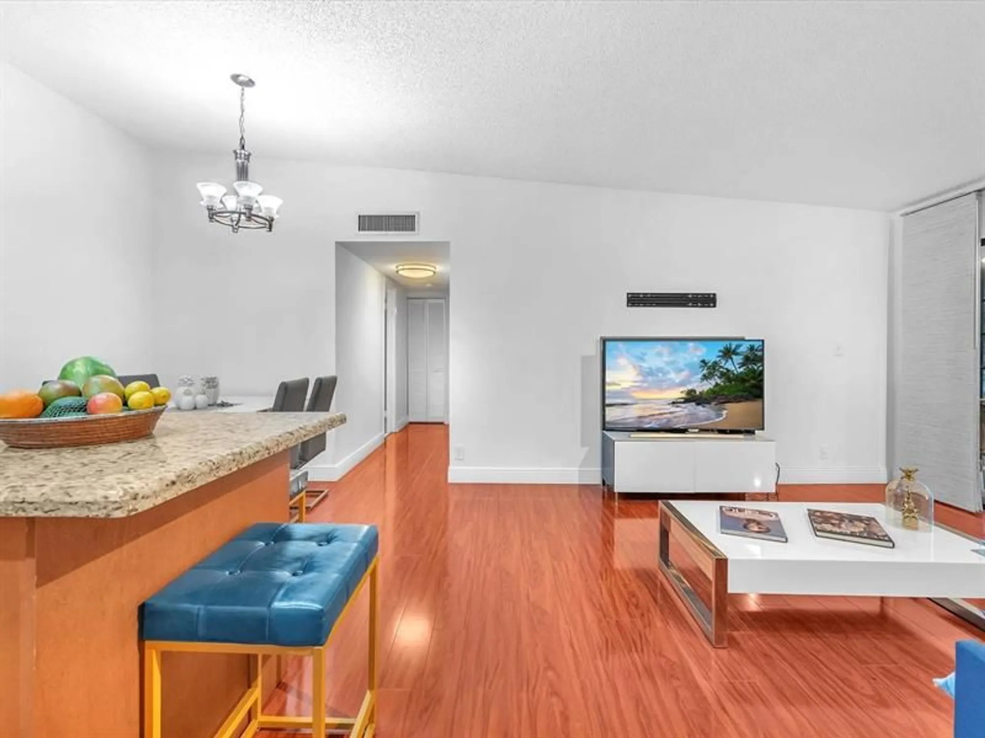 Property Slideshow image 4 of 39 | 7164 ashmont cir 204, Tamarac, FL, 33321