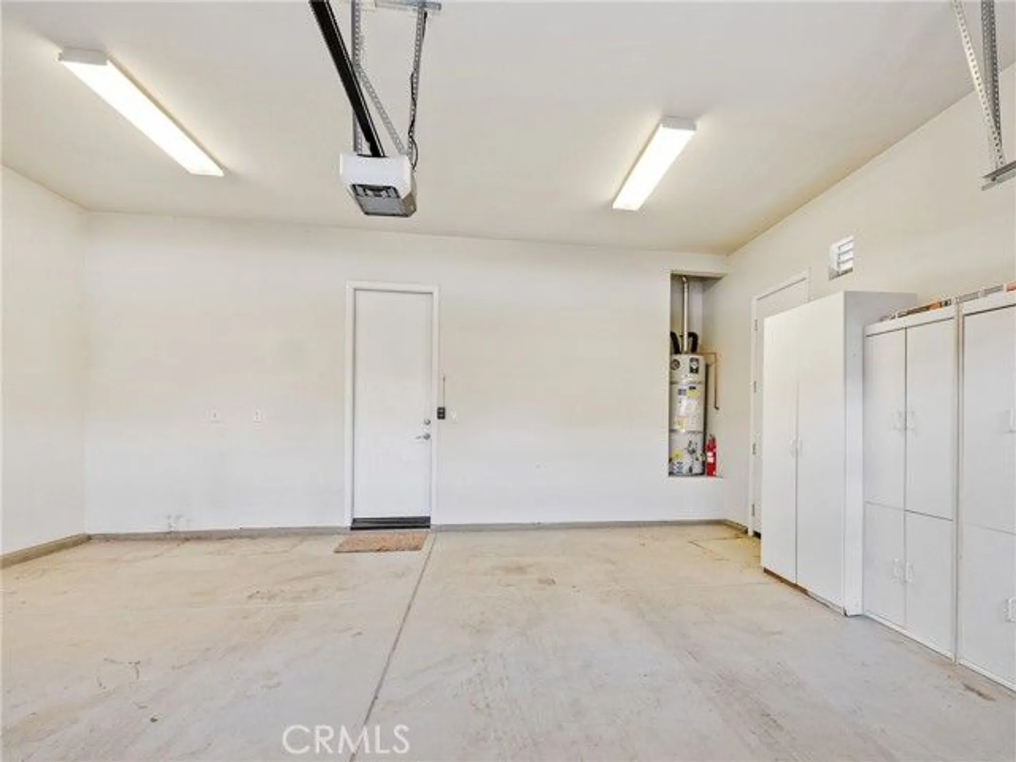 Property Slideshow image 32 of 36 | 10364 lakeshore dr, Apple Valley, CA, 92308