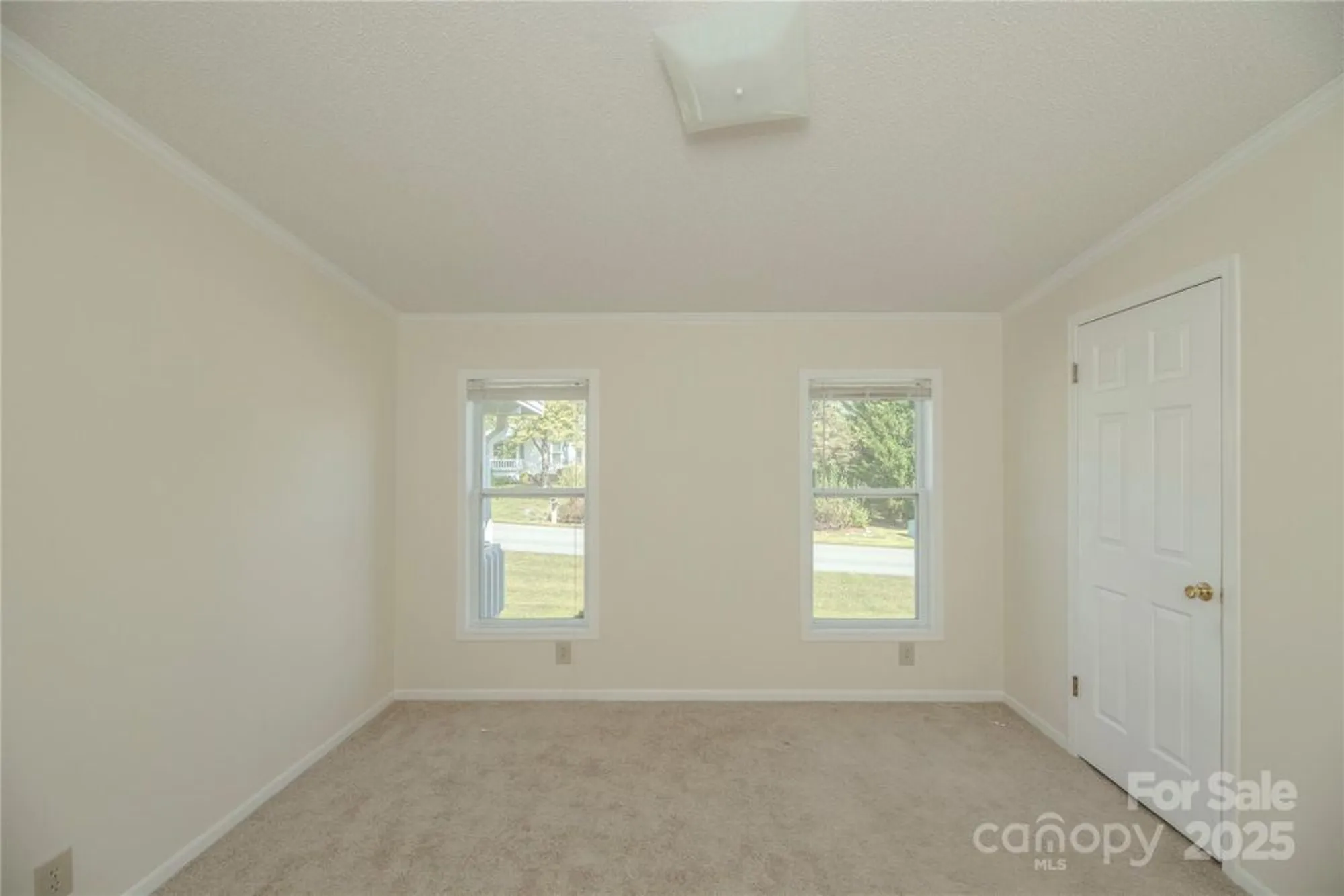 Property Slideshow image 11 of 22 | 14 beechnut dr, Hendersonville, NC, 28739