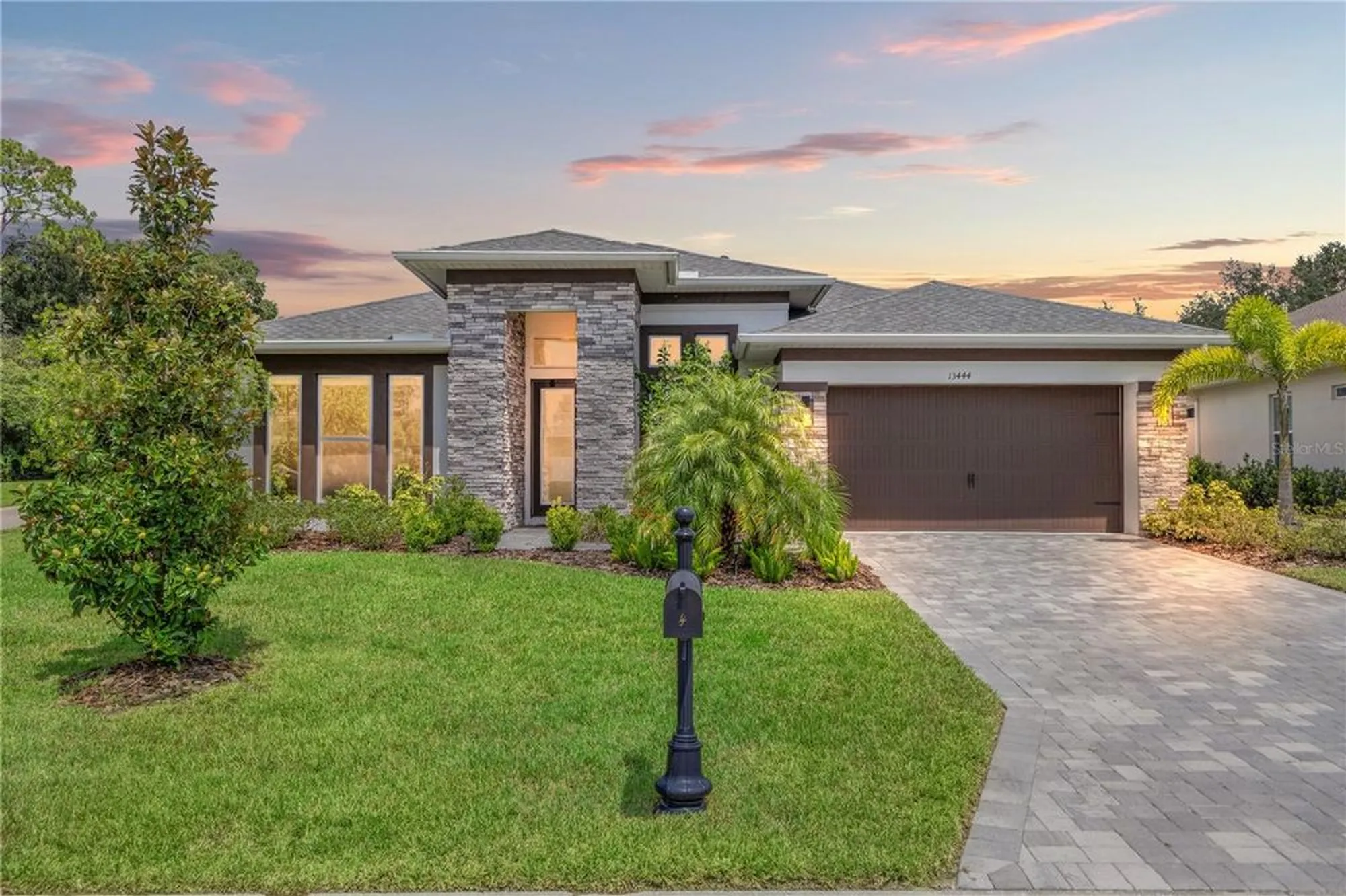 Property Slideshow image 1 of 92 | 13444 trailing moss dr, Dade City, FL, 33525