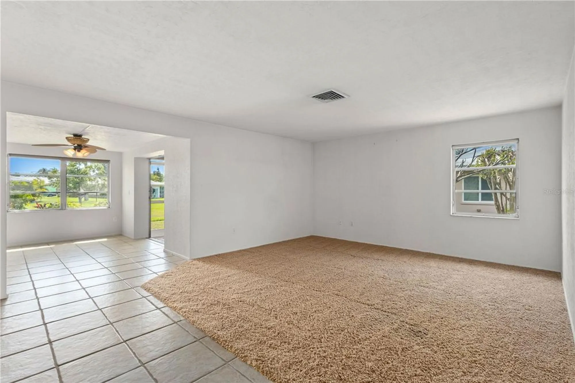 Property Slideshow image 11 of 35 | 3328 dartmouth ln 1012, Sarasota, FL, 34239