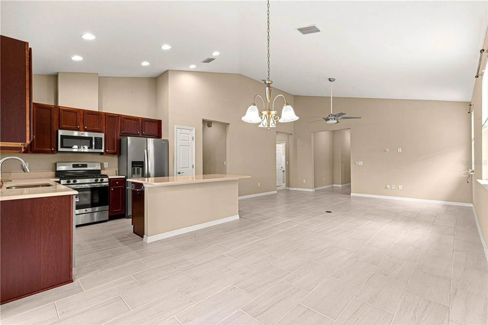 Property Slideshow image 15 of 46 | 5616 nw 39th ln, Ocala, FL, 34482