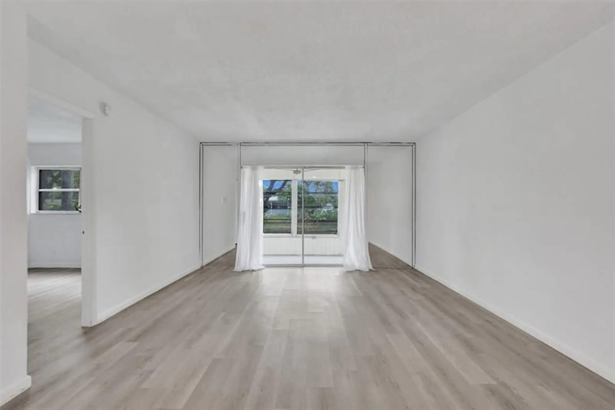 Property Slideshow image 17 of 60 | 7605 nw 5th pl apt 103, Margate, FL, 33063