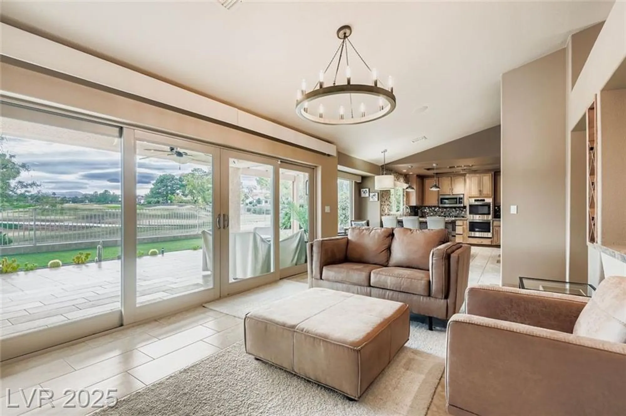 Property Slideshow image 12 of 32 | 9101 villa ridge dr, Las Vegas, NV, 89134