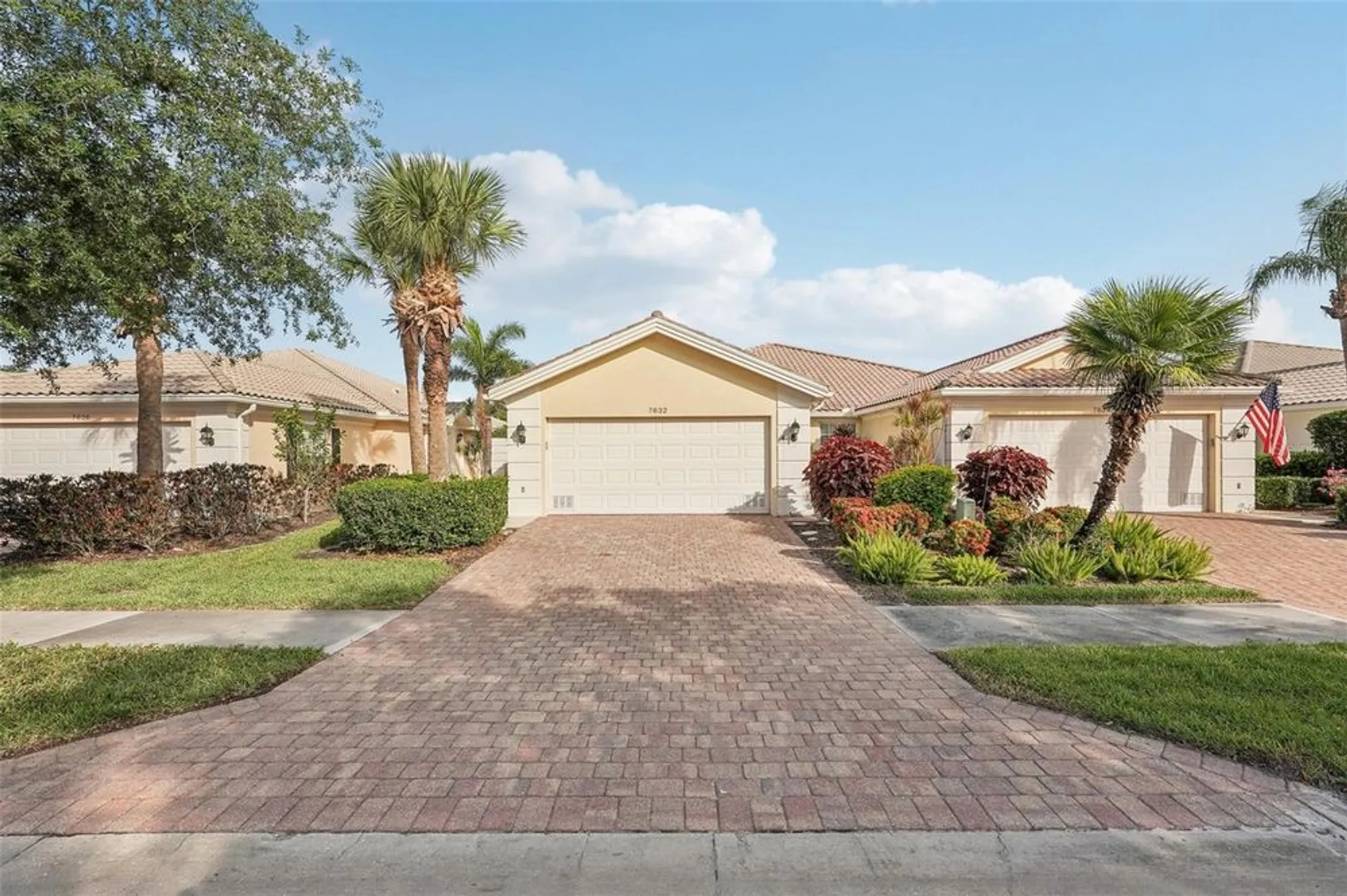 Property Slideshow image 1 of 74 | 7632 quinto dr, Sarasota, FL, 34238
