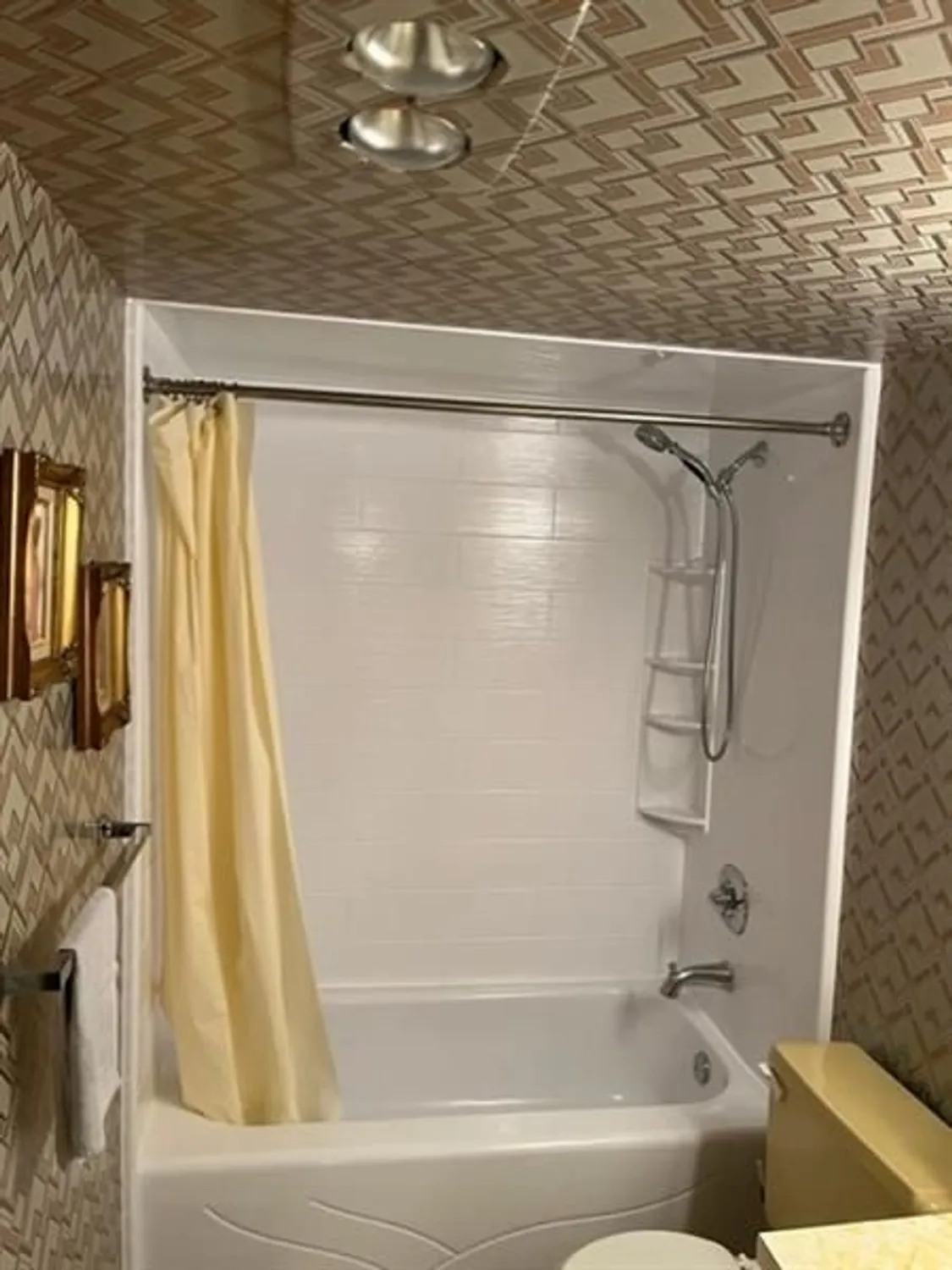 Property Slideshow image 15 of 22 | 315 se 11th ter 203, Dania Beach, FL, 33004