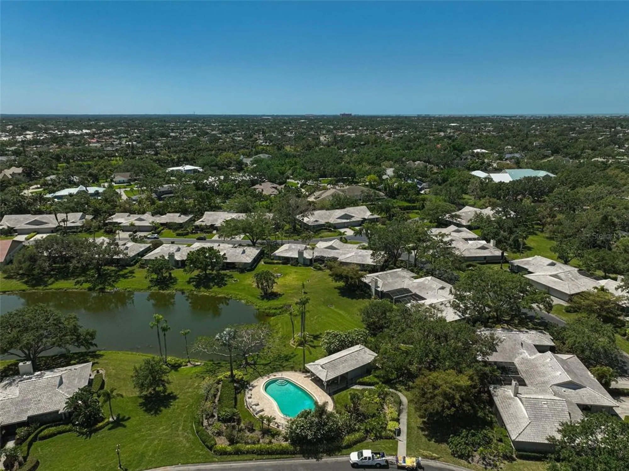Property Slideshow image 49 of 61 | 3890 wilshire cir 27, Sarasota, FL, 34238
