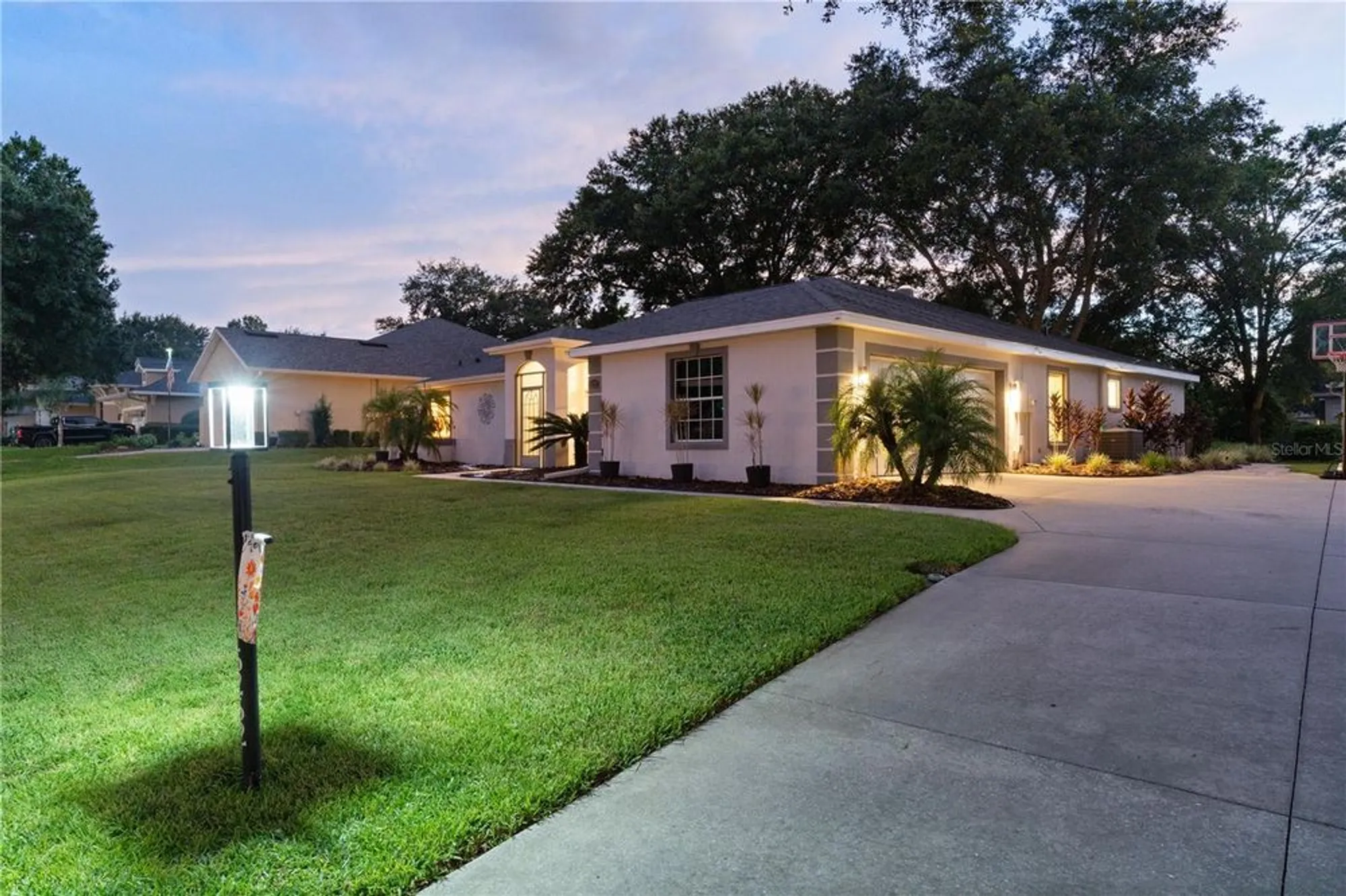 Property Slideshow image 4 of 86 | 5252 grove mnr, Lady Lake, FL, 32159
