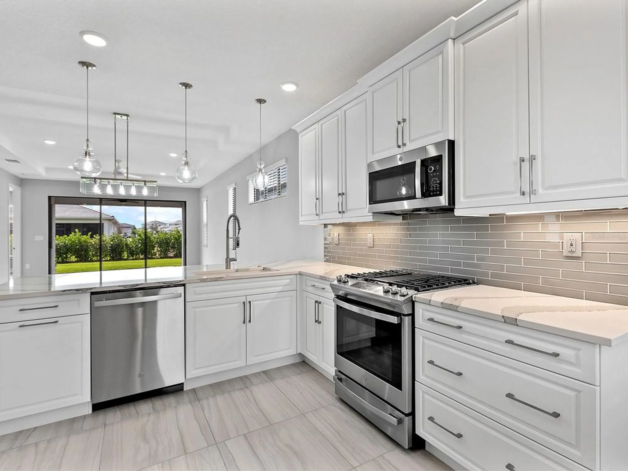 Property Slideshow image 15 of 57 | 4927 carova way, Bradenton, FL, 34211