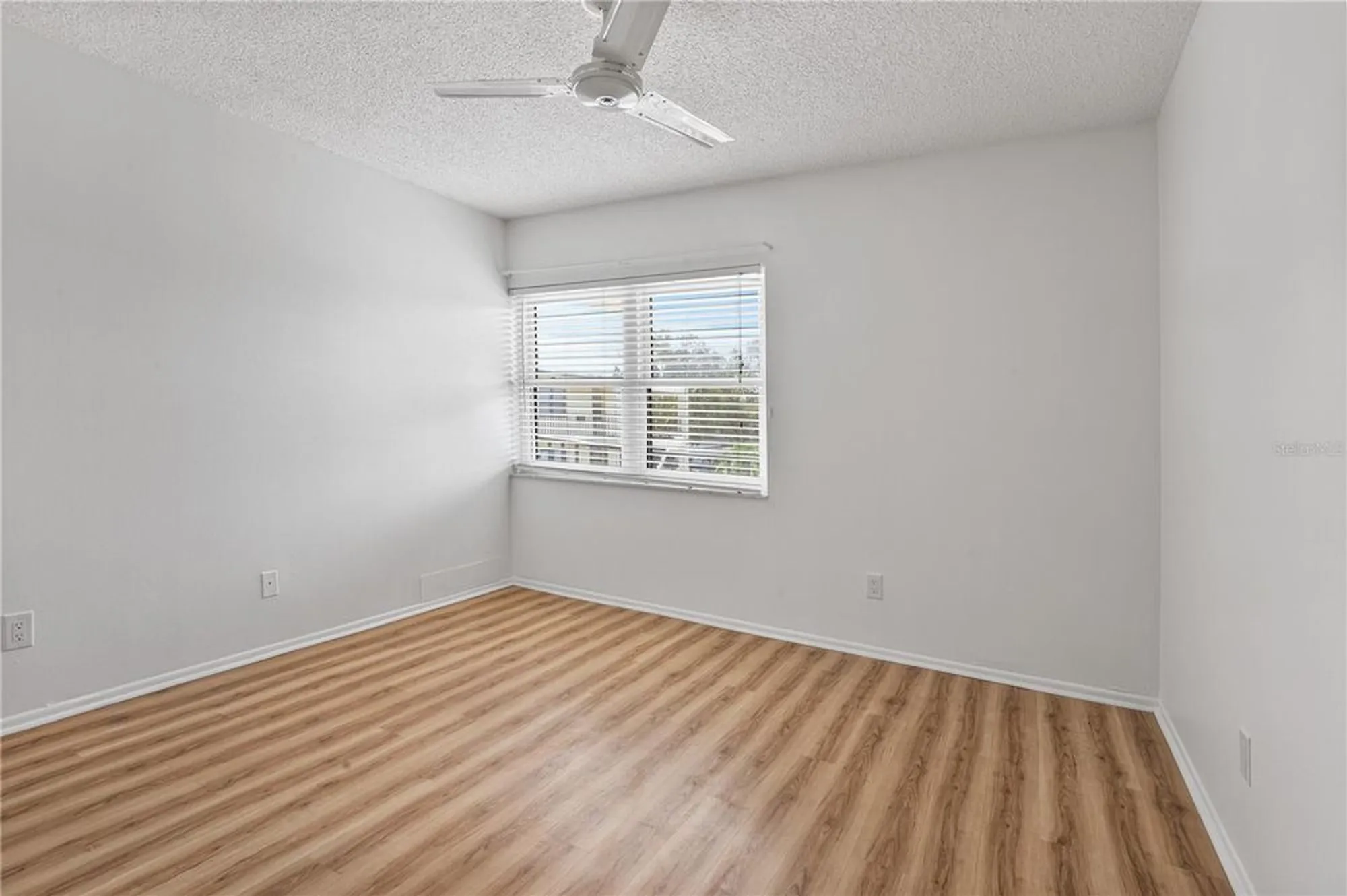 Property Slideshow image 13 of 23 | 14130 rosemary ln apt 4313, Largo, FL, 33774