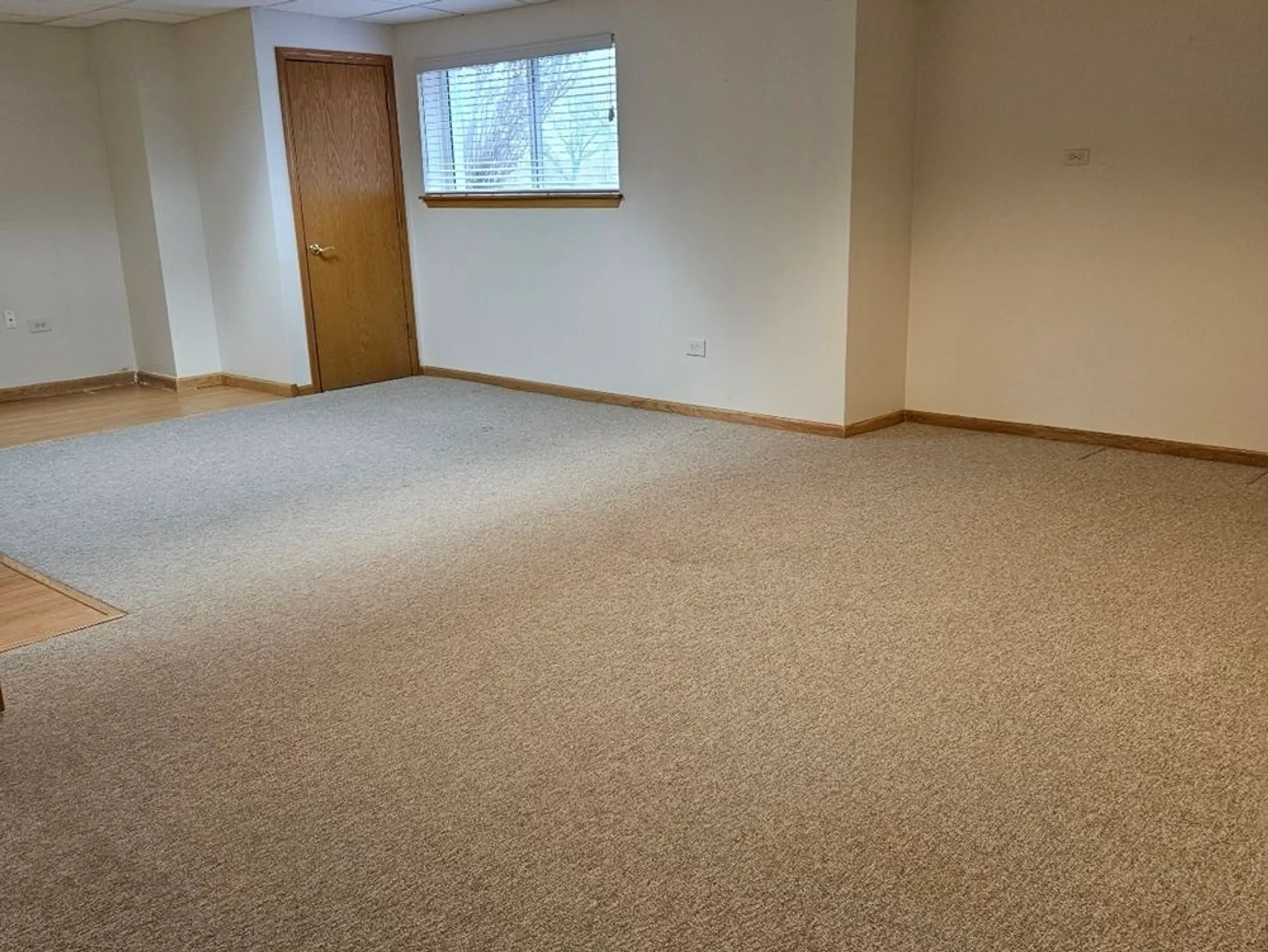 Property Slideshow image 16 of 27 | 21320 w douglas ln, Plainfield, IL, 60544