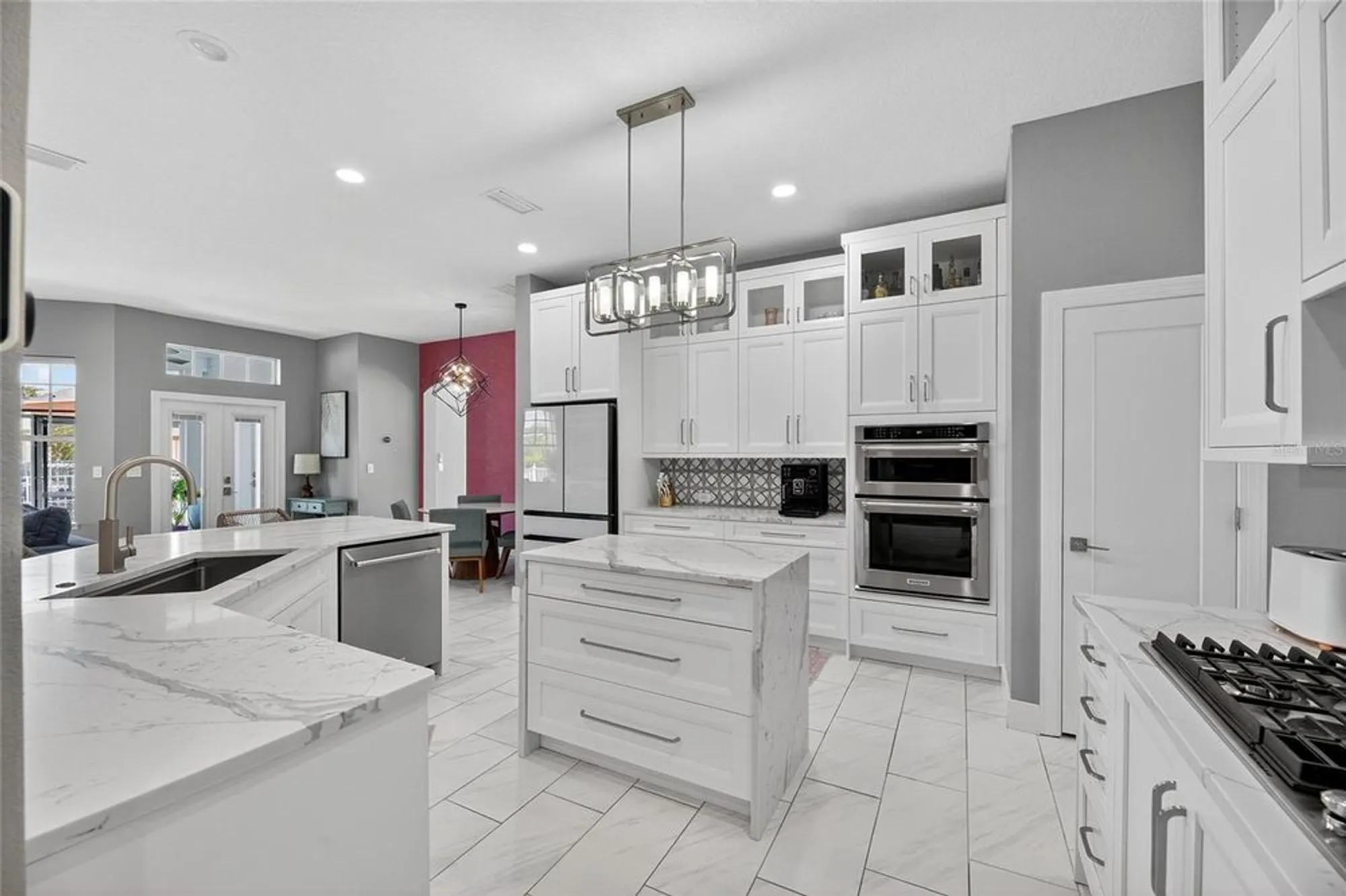 Property Slideshow image 25 of 66 | 526 islebay dr, Apollo Beach, FL, 33572