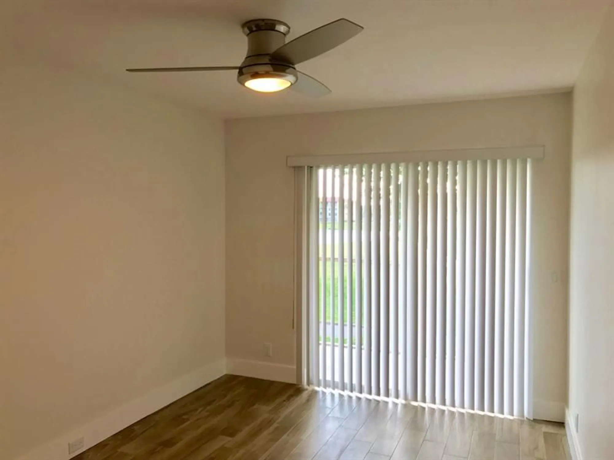 Property Slideshow image 13 of 19 | 300 sw 134th way e210, Pembroke Pines, FL, 33027