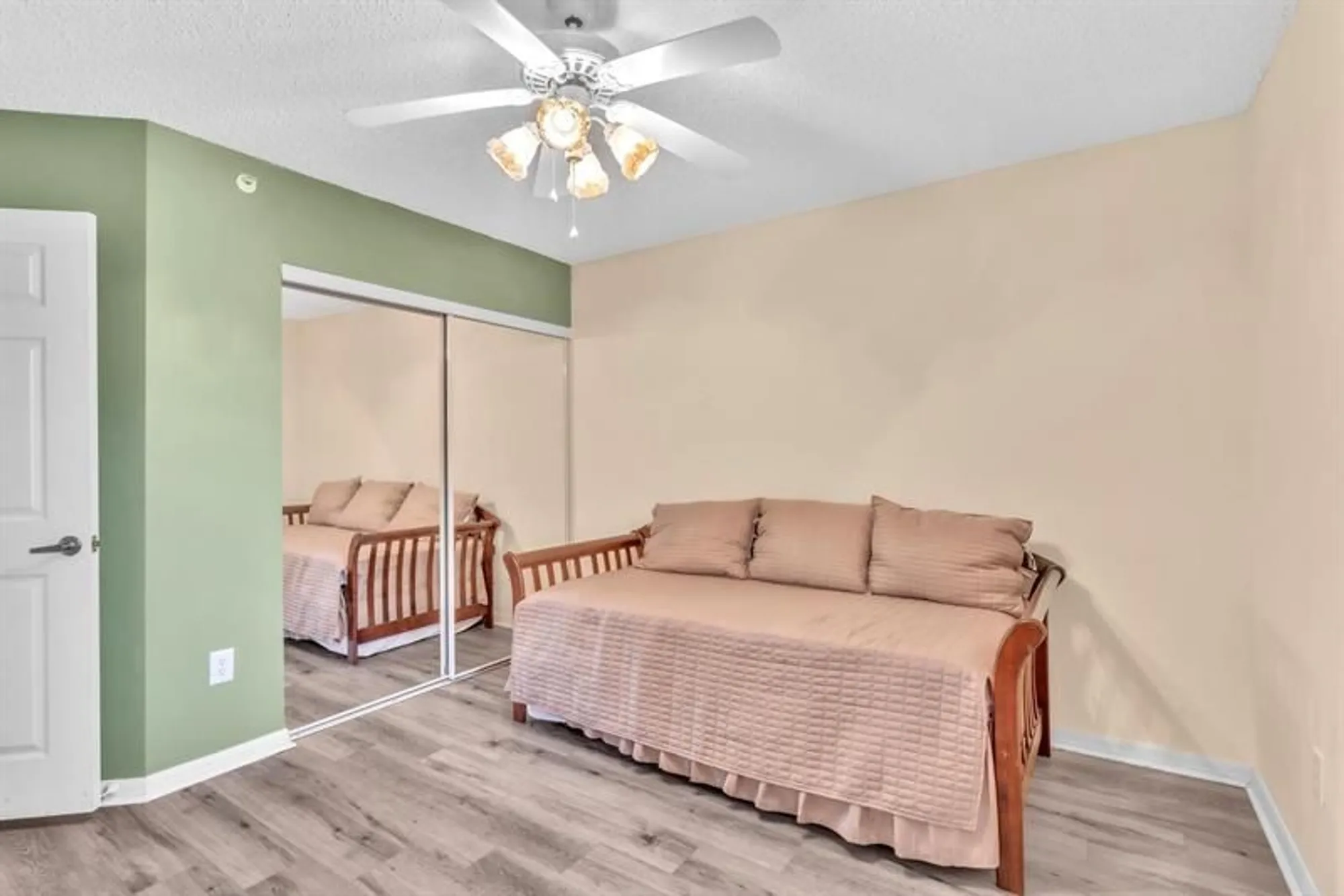 Property Slideshow image 27 of 65 | 9587 weldon cir b211, Tamarac, FL, 33321