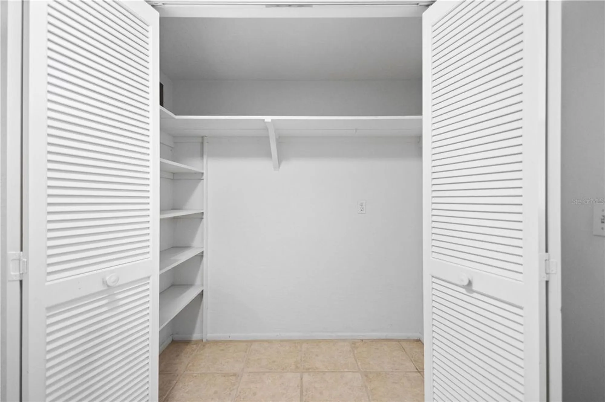 Property Slideshow image 28 of 35 | 3328 dartmouth ln 1012, Sarasota, FL, 34239