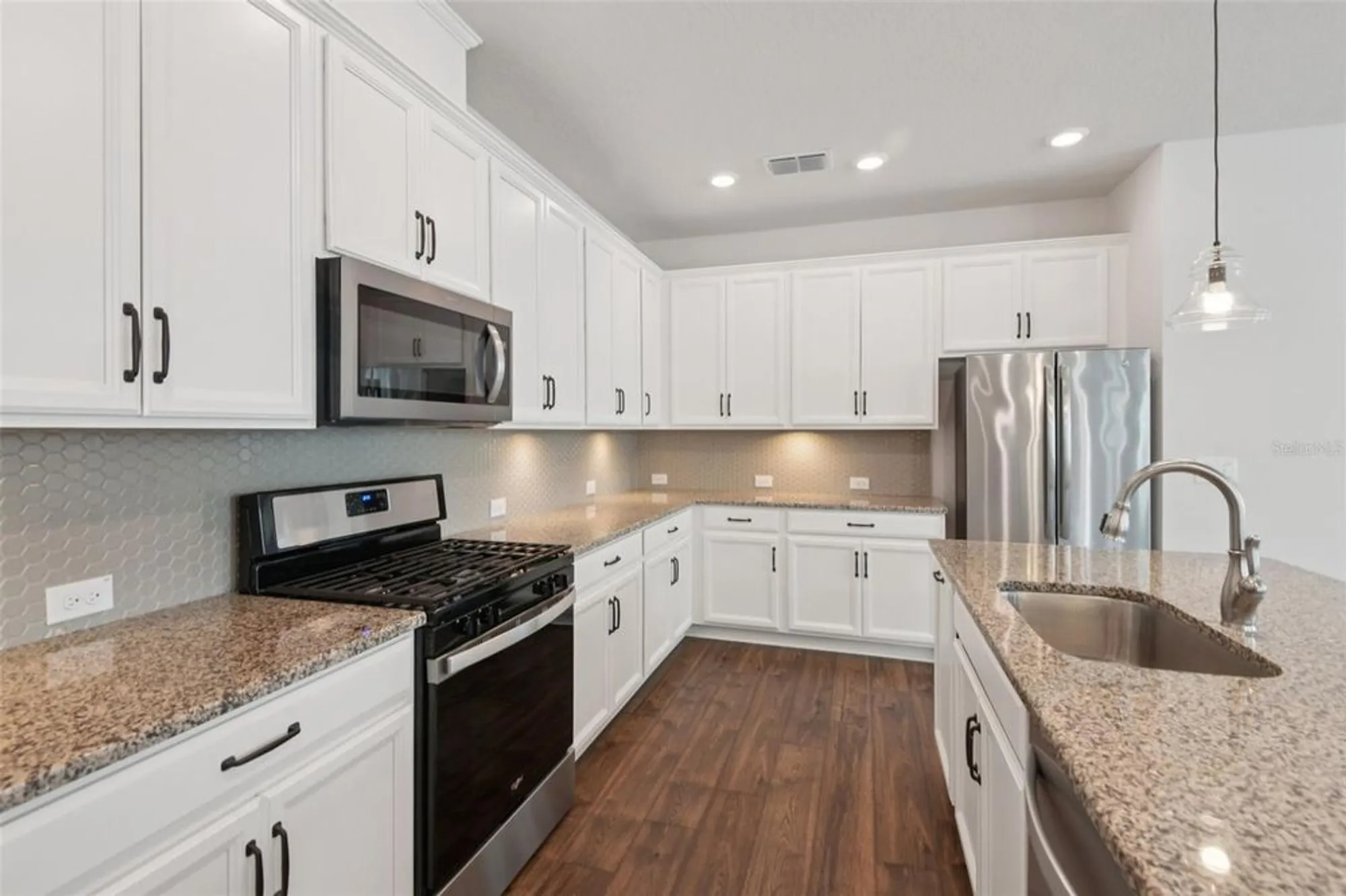 Property Slideshow image 17 of 31 | 13890 kingfisher glen dr, Lithia, FL, 33547