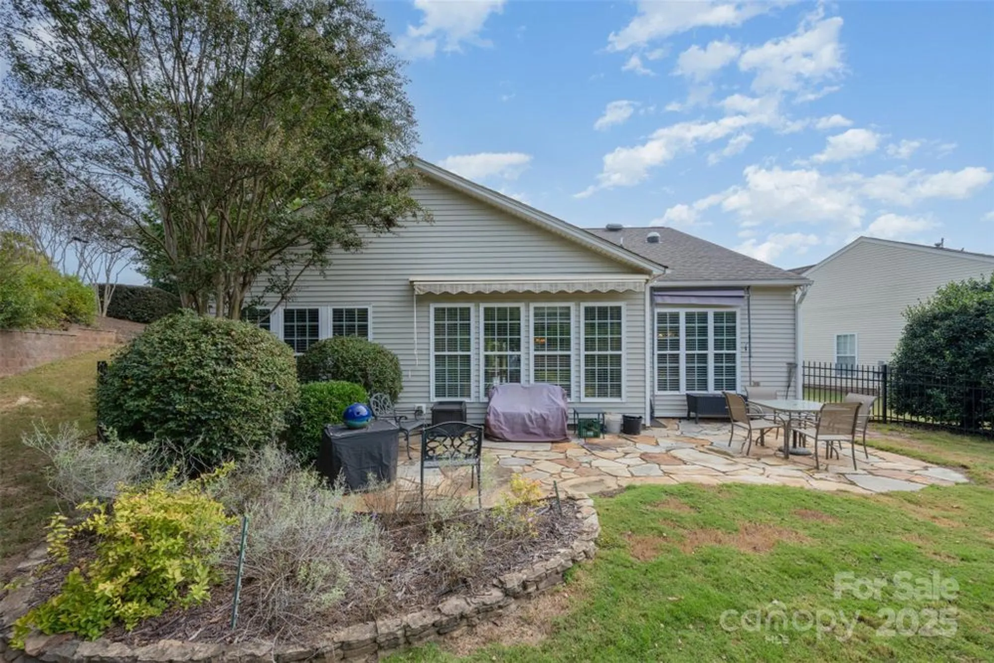 Property Slideshow image 24 of 45 | 43041 mimosa ct, Fort Mill, SC, 29707