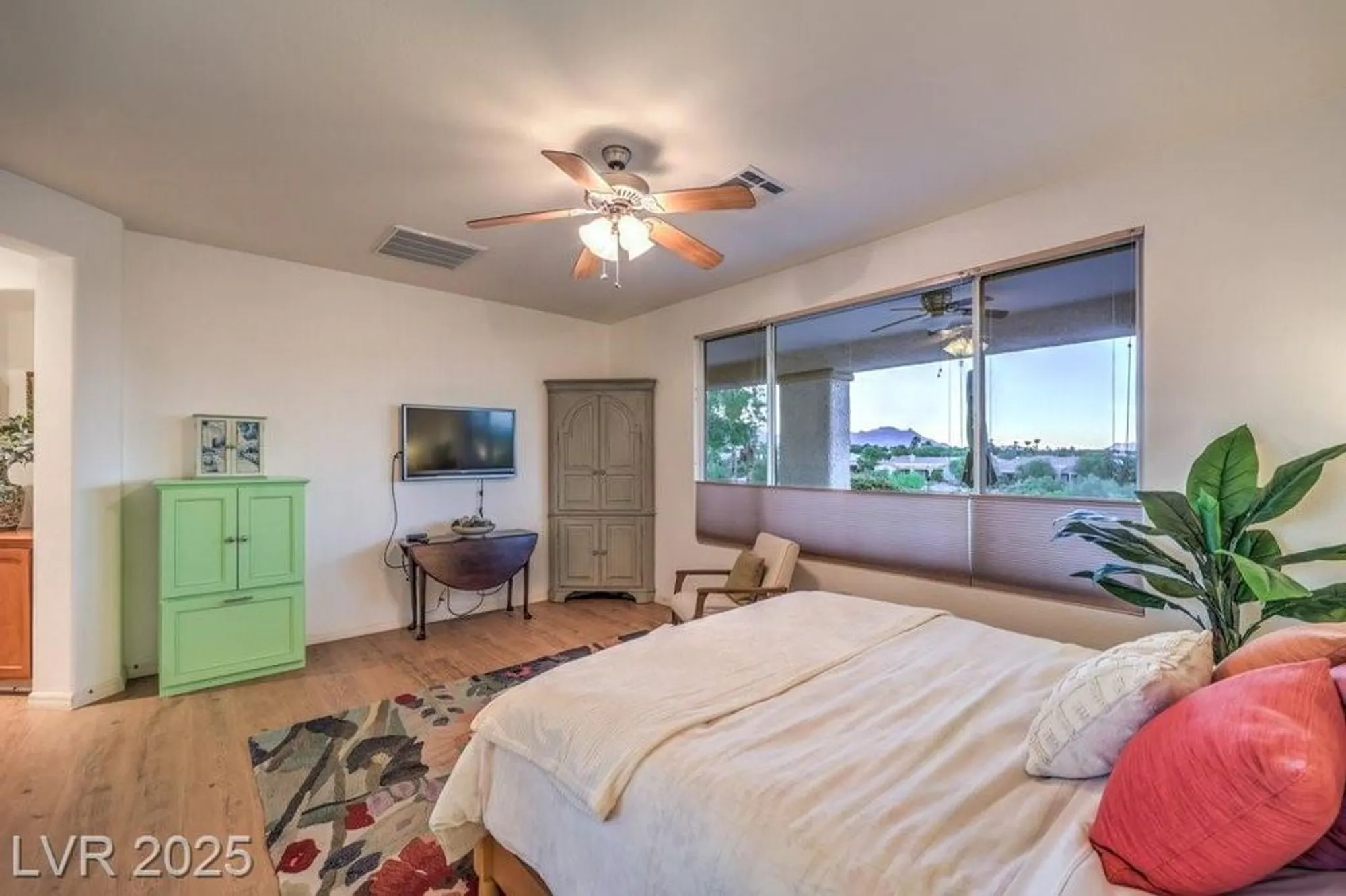 Property Slideshow image 10 of 39 | 10536 abisso dr, Las Vegas, NV, 89135