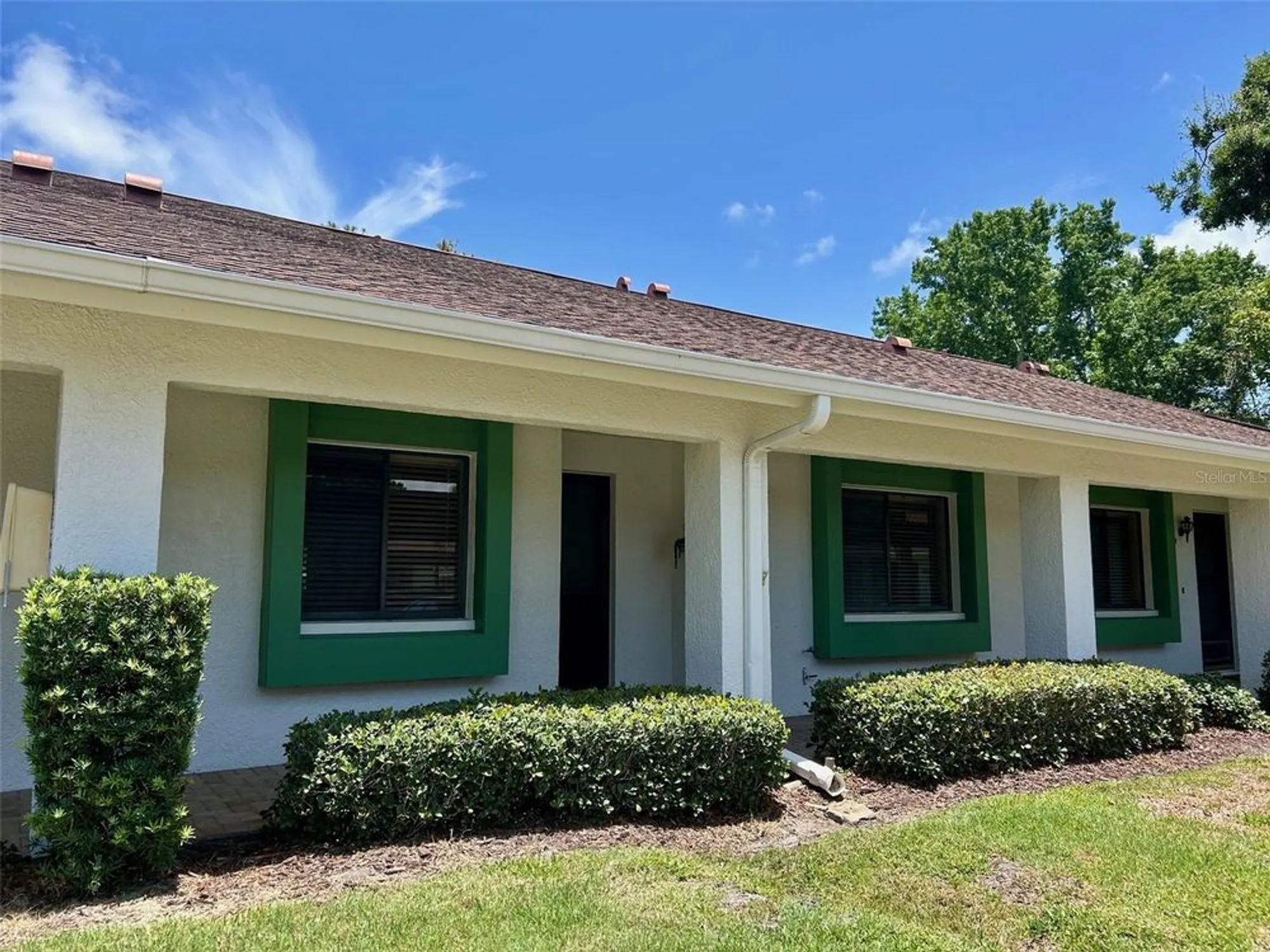 Property Slideshow image 1 of 28 | 2541 laurelwood dr # 8c, Clearwater, FL, 33763