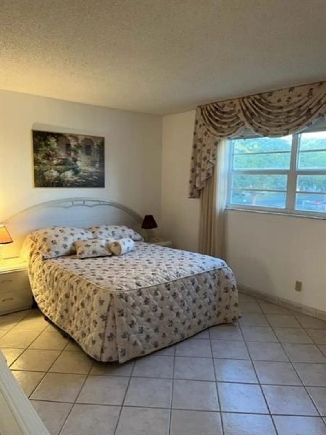 Property Slideshow image 8 of 22 | 315 se 11th ter 203, Dania Beach, FL, 33004