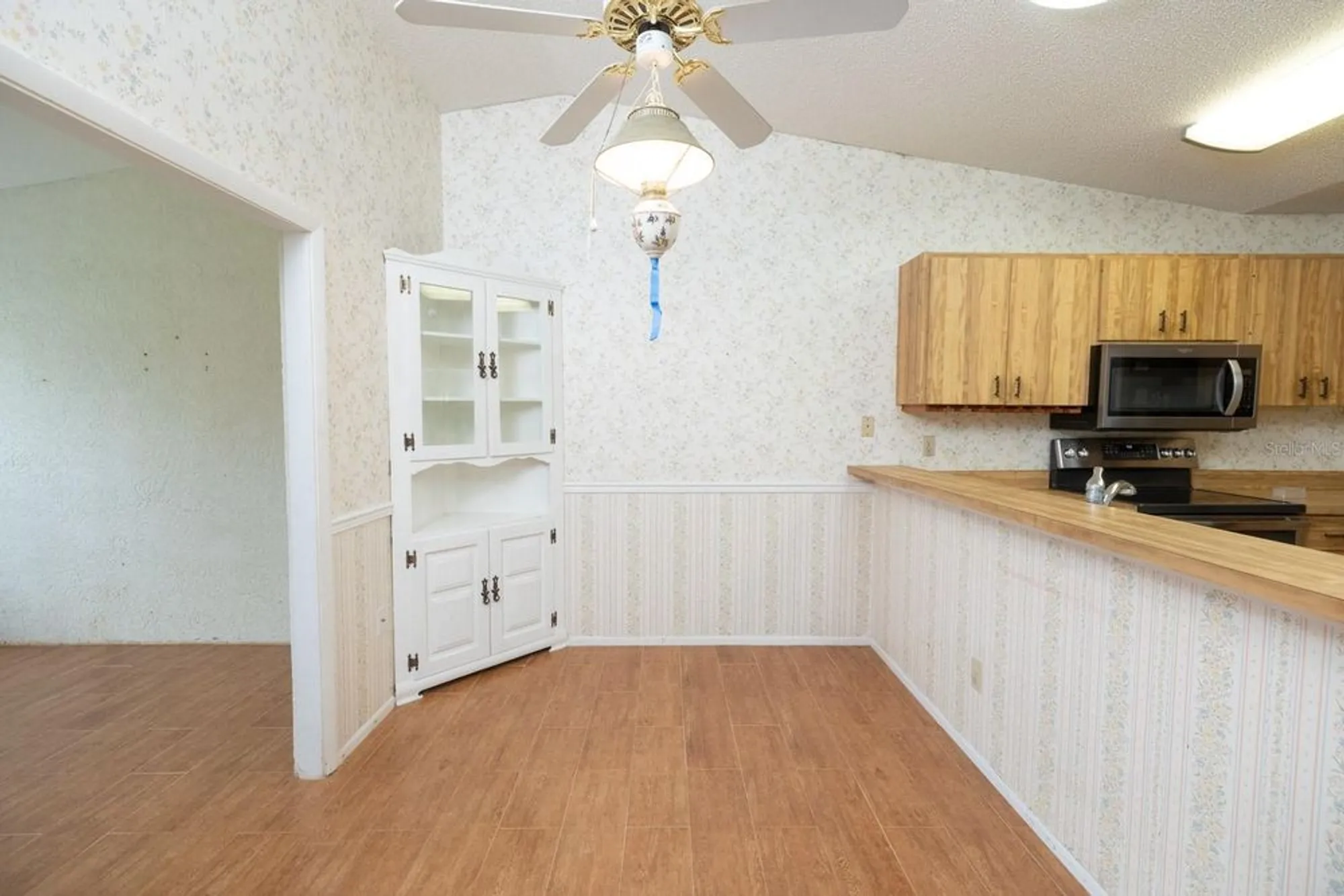 Property Slideshow image 11 of 58 | 4018 oakhurst dr 3181, Sarasota, FL, 34233