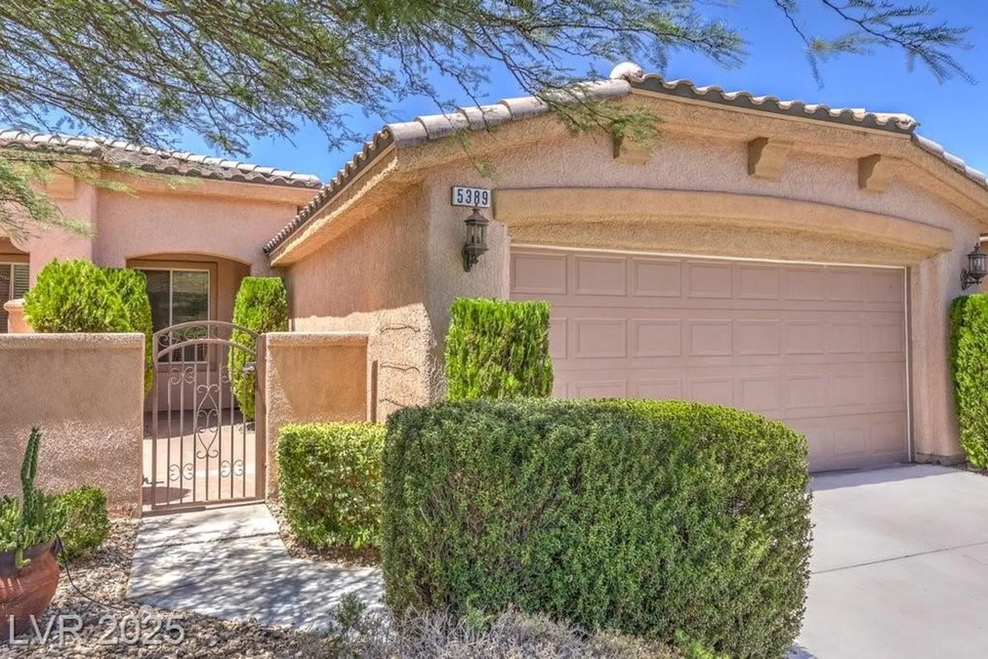 Property Slideshow image 4 of 32 | 5389 progresso st, Las Vegas, NV, 89135