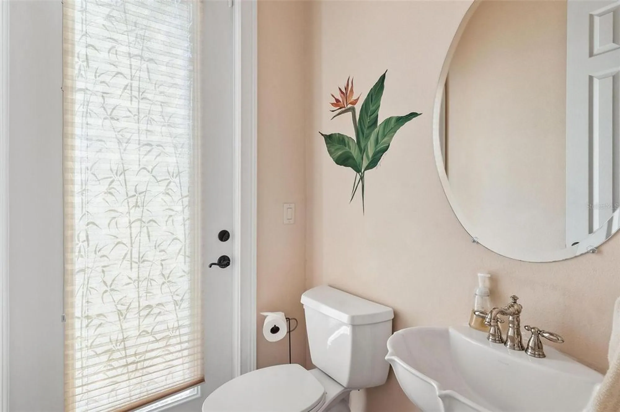 Property Slideshow image 16 of 47 | 38800 harborwoods pl, Lady Lake, FL, 32159