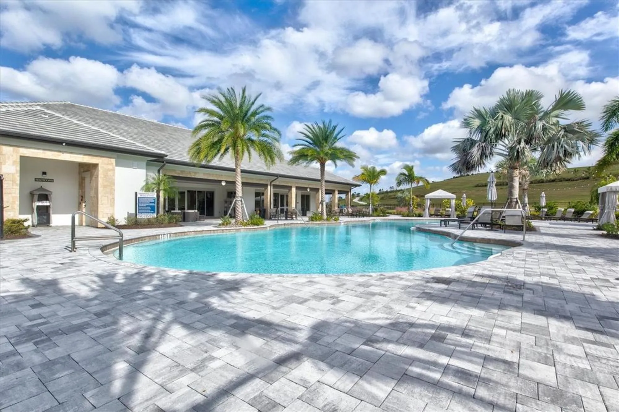 Property Slideshow image 91 of 95 | 5458 summit gln, Bradenton, FL, 34203