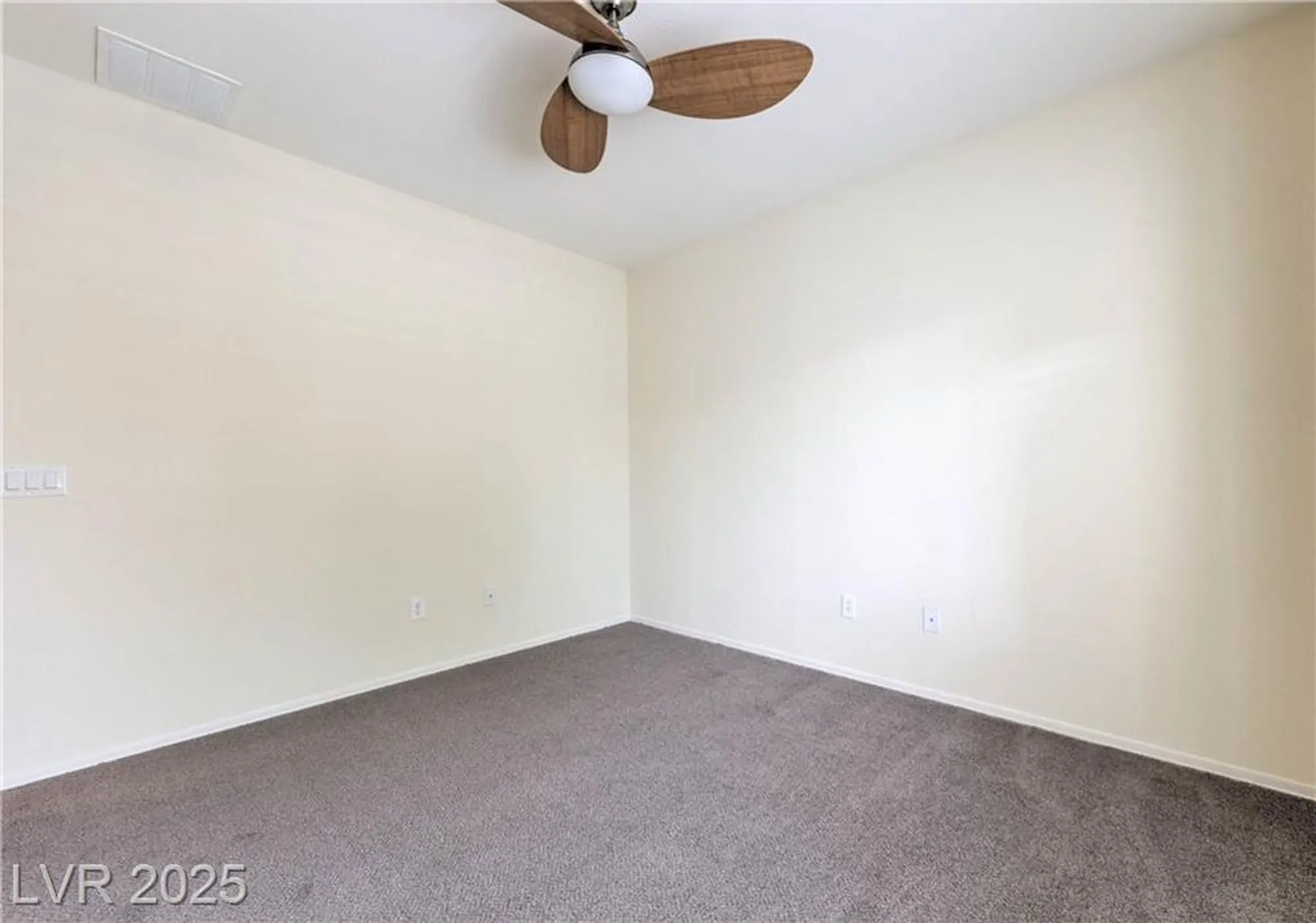 Property Slideshow image 19 of 33 | 7713 songster st, North Las Vegas, NV, 89084