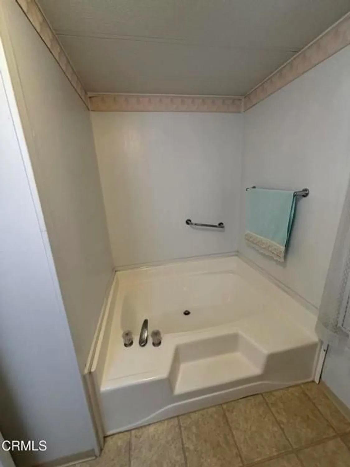 Property Slideshow image 33 of 52 | 28721 via el avion, Murrieta, CA, 92563