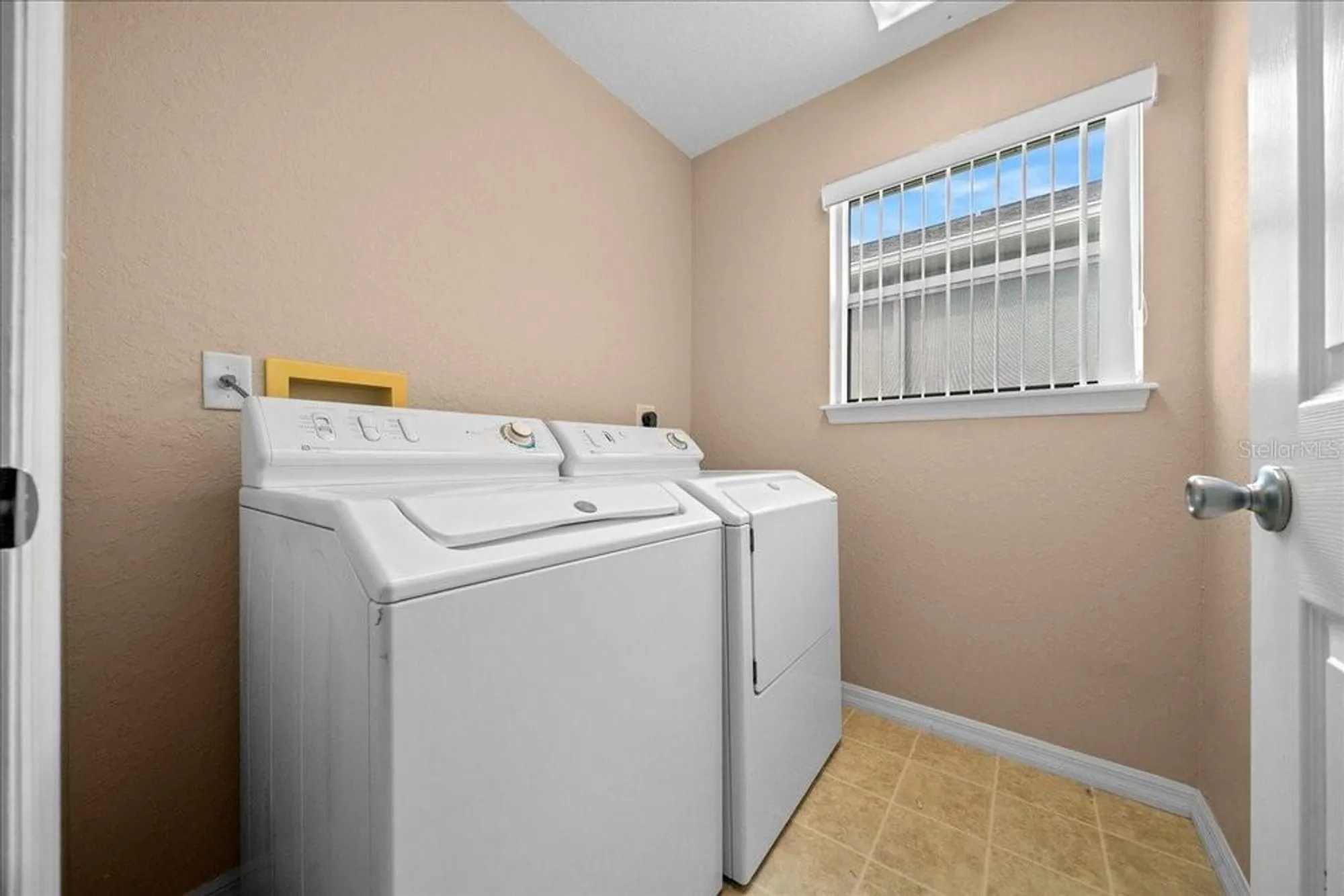 Property Slideshow image 22 of 28 | 17867 se 115th cir, Summerfield, FL, 34491