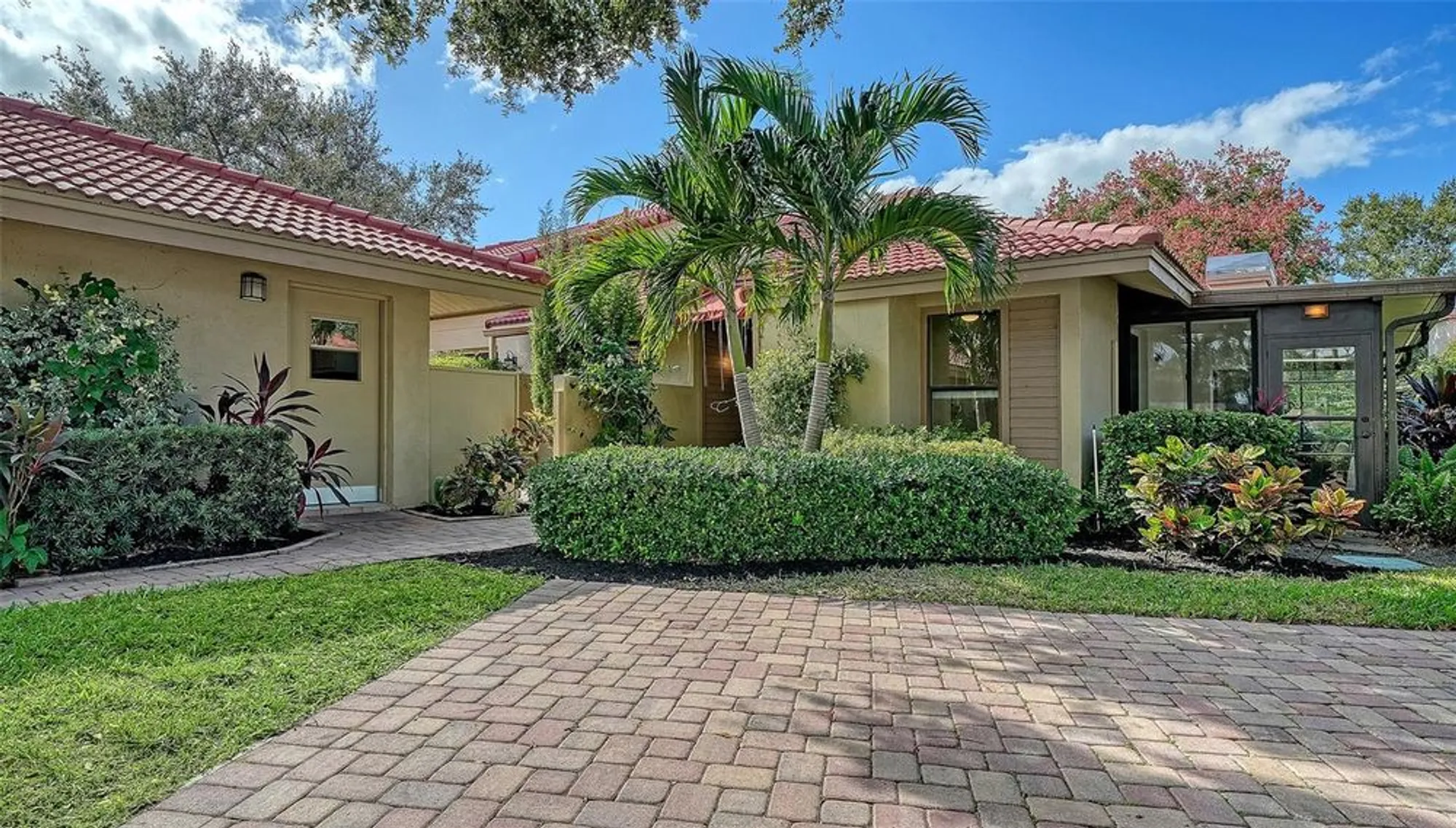 Property Slideshow image 30 of 48 | 5027 kestral park # 64, Sarasota, FL, 34231