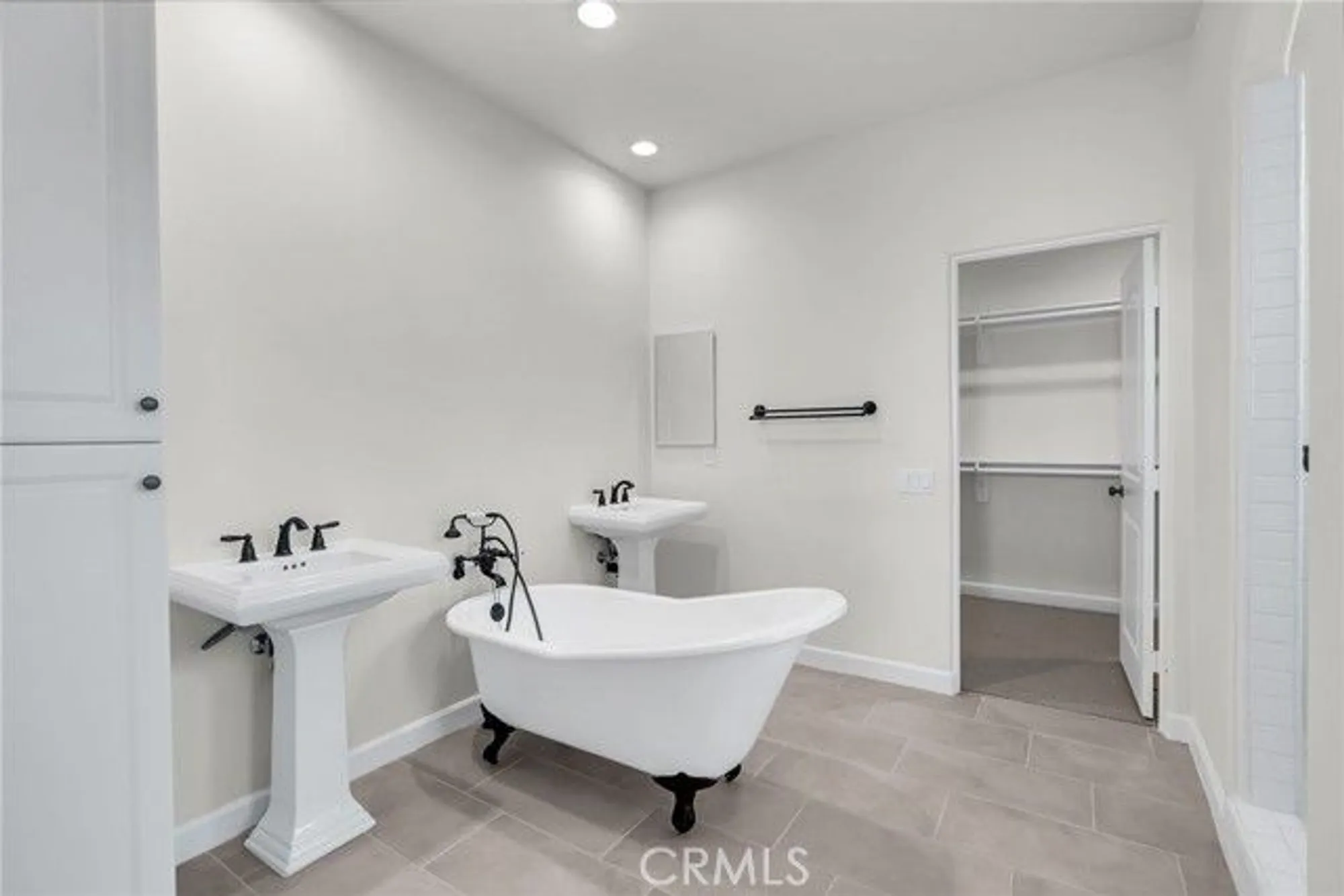 Property Slideshow image 19 of 38 | 7432 desert sky dr, Yucca Valley, CA, 92284