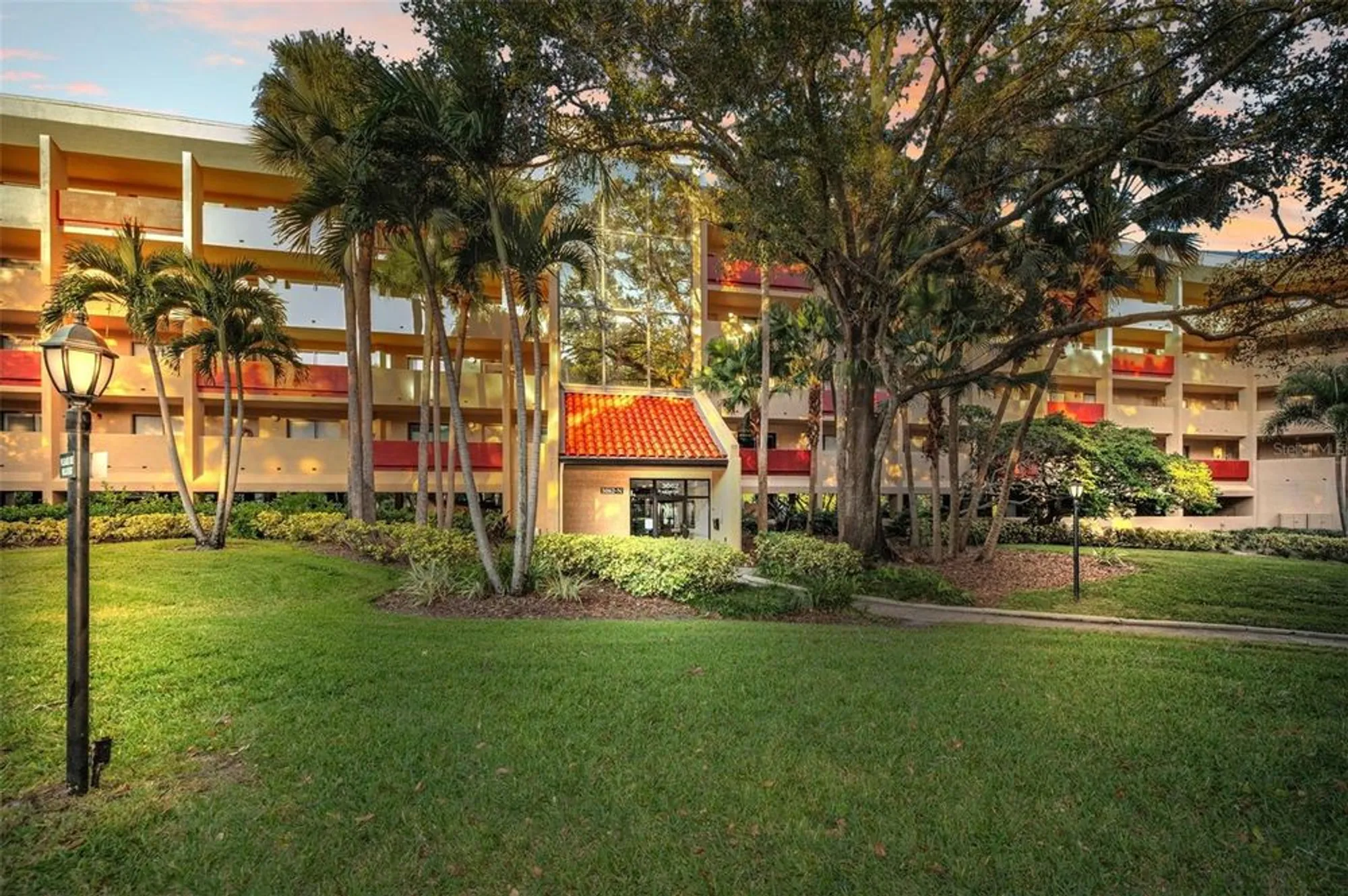 Property Slideshow image 1 of 85 | 3062 eastland blvd 105, Clearwater, FL, 33761