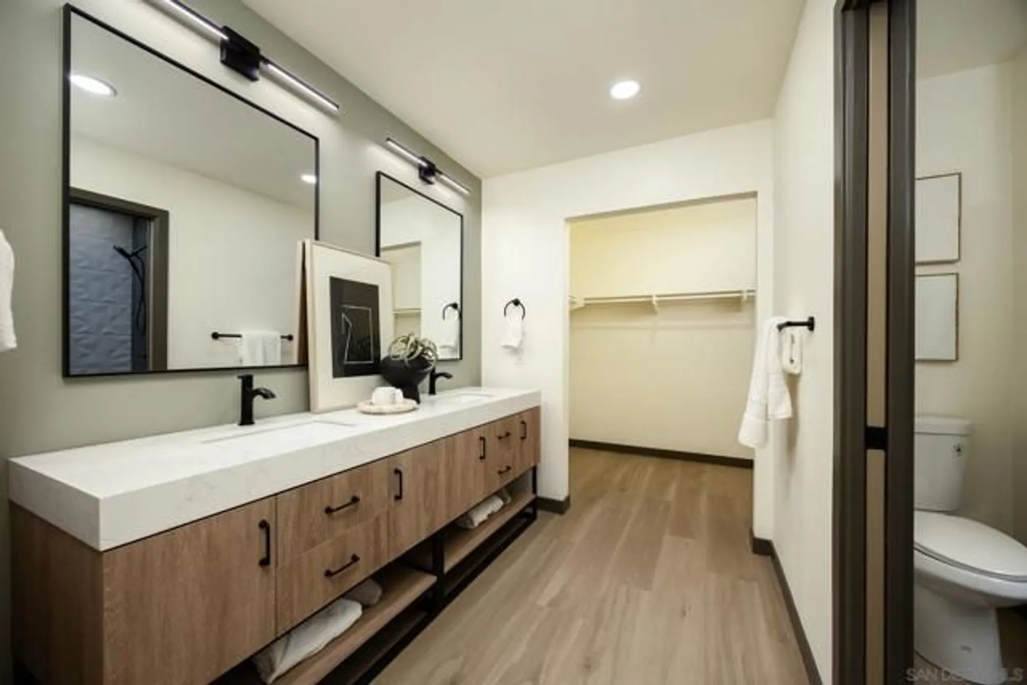 Property Slideshow image 17 of 56 | 17680 caminito balata, San Diego, CA, 92128