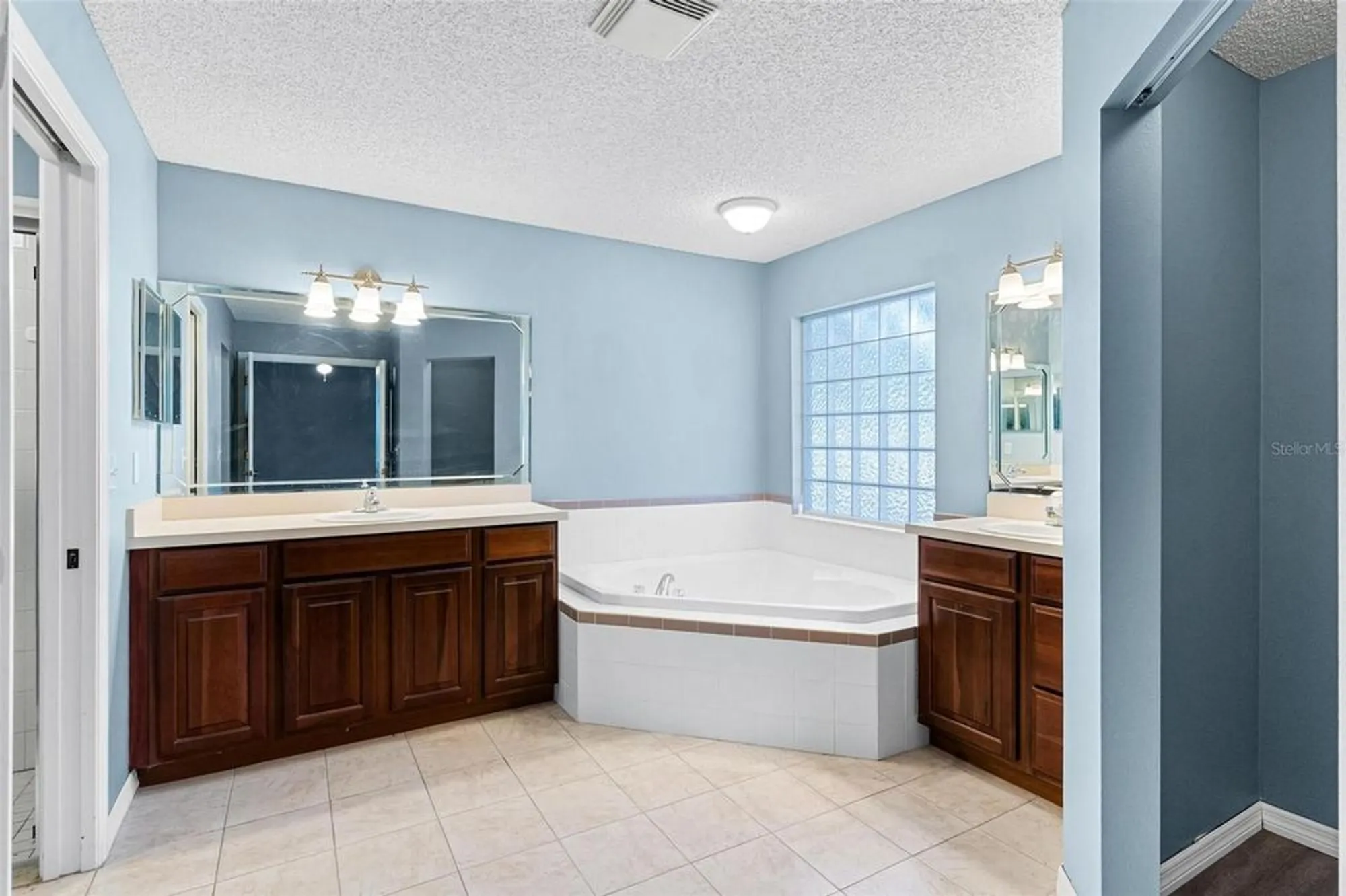Property Slideshow image 16 of 31 | 1009 forest breeze path, Leesburg, FL, 34748