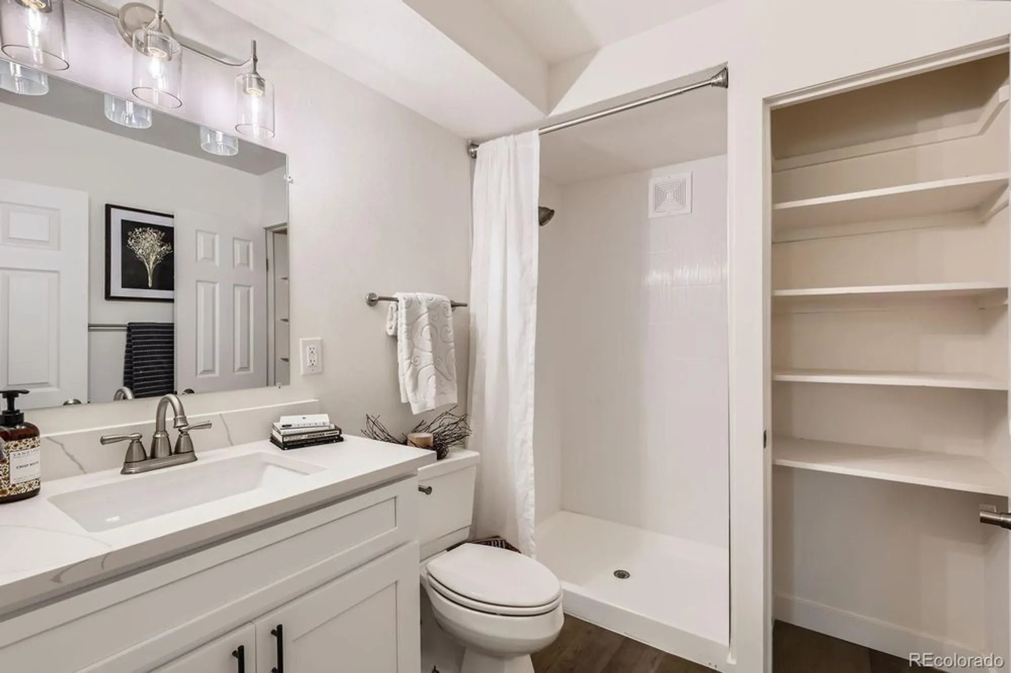 Property Slideshow image 4 of 13 | 610 s clinton st 5a, Denver, CO, 80247