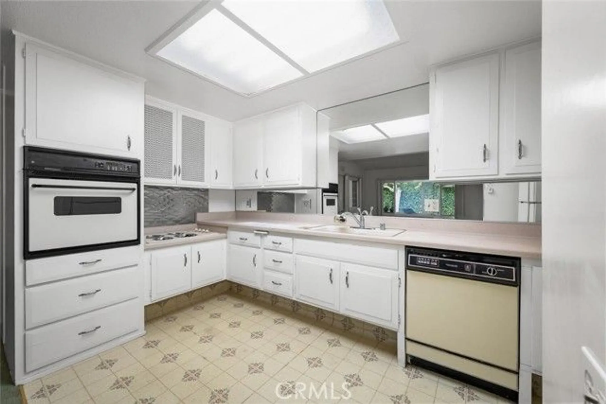 Property Slideshow image 13 of 27 | 13361 el dorado dr apt 201f, Seal Beach, CA, 90740