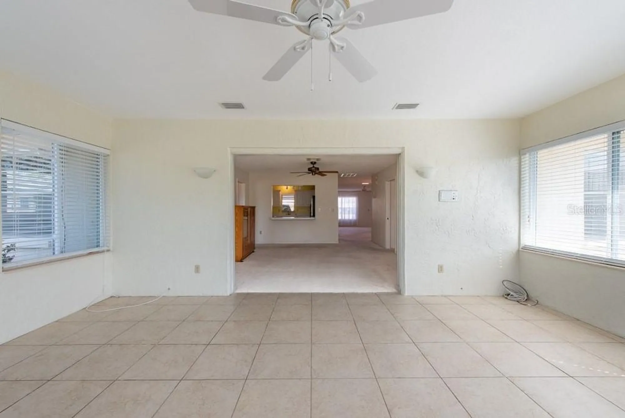 Property Slideshow image 17 of 44 | 106 silverbell ct, Sun City Center, FL, 33573