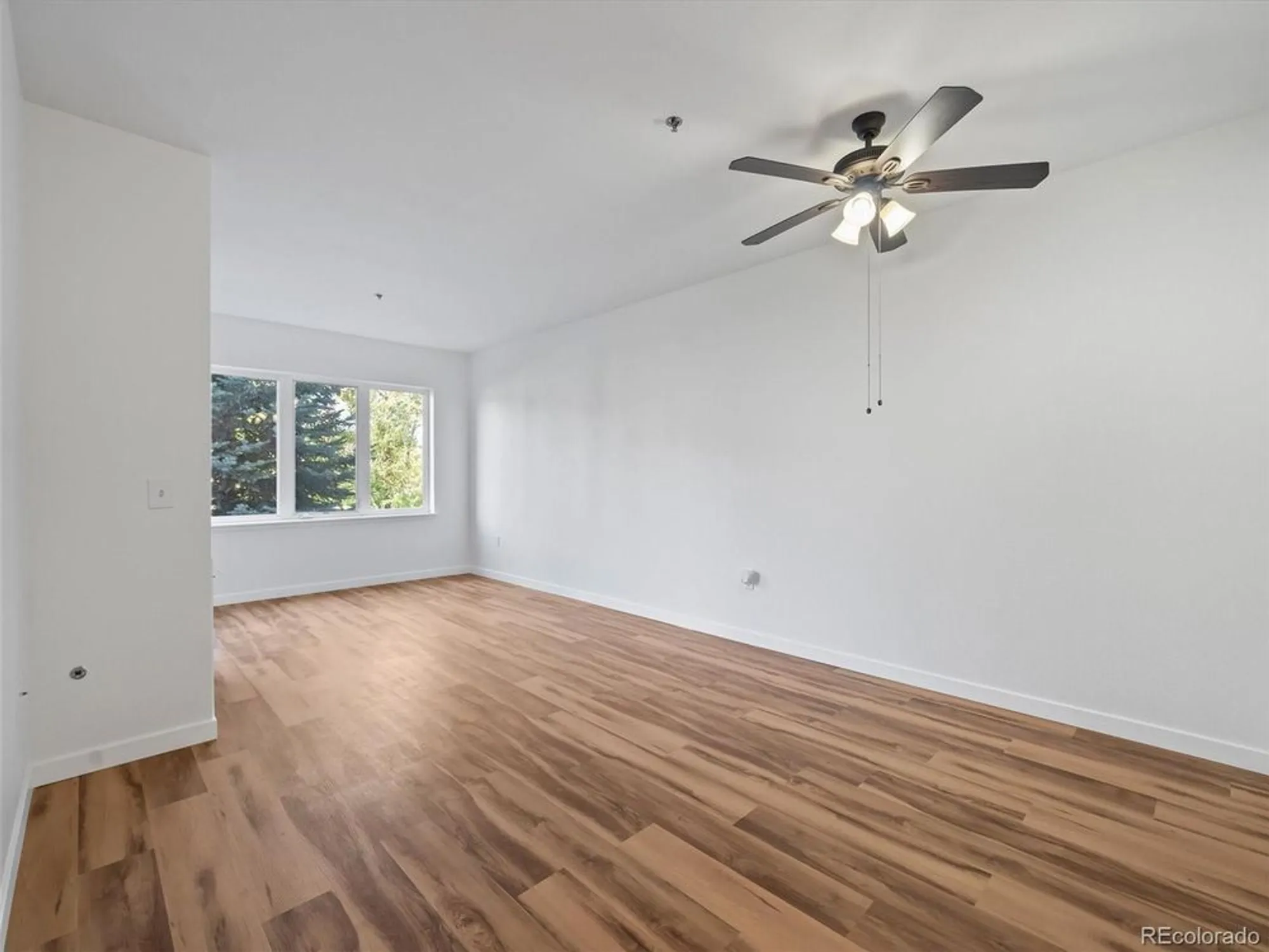 Property Slideshow image 4 of 40 | 2894 w riverwalk cir b108, Littleton, CO, 80123